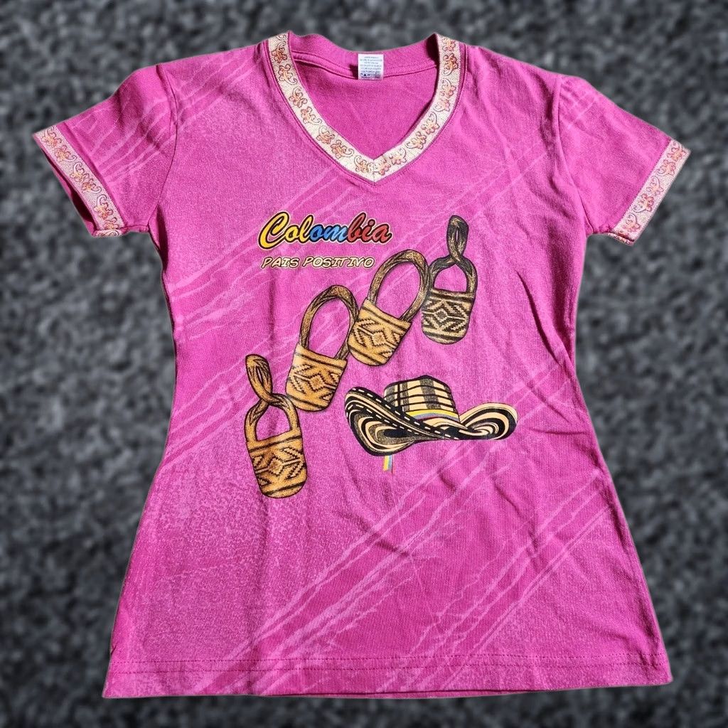 Vintage VINTAGE Womens M Columbia Pais Postivo V Neck Travel Souvenir T Shirt Size M / US 6-8 / IT 42-44 - 1 Thumbnail