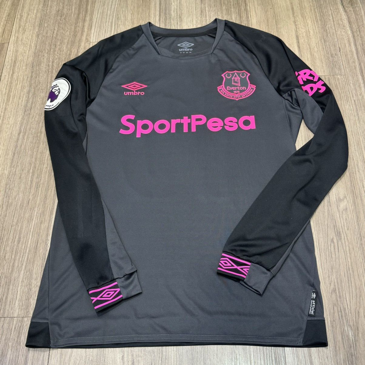 Umbro Everton 18/19 Longsleeves away shirt #10 Sigudsson Size US S / EU 44-46 / 1 - 1 Thumbnail