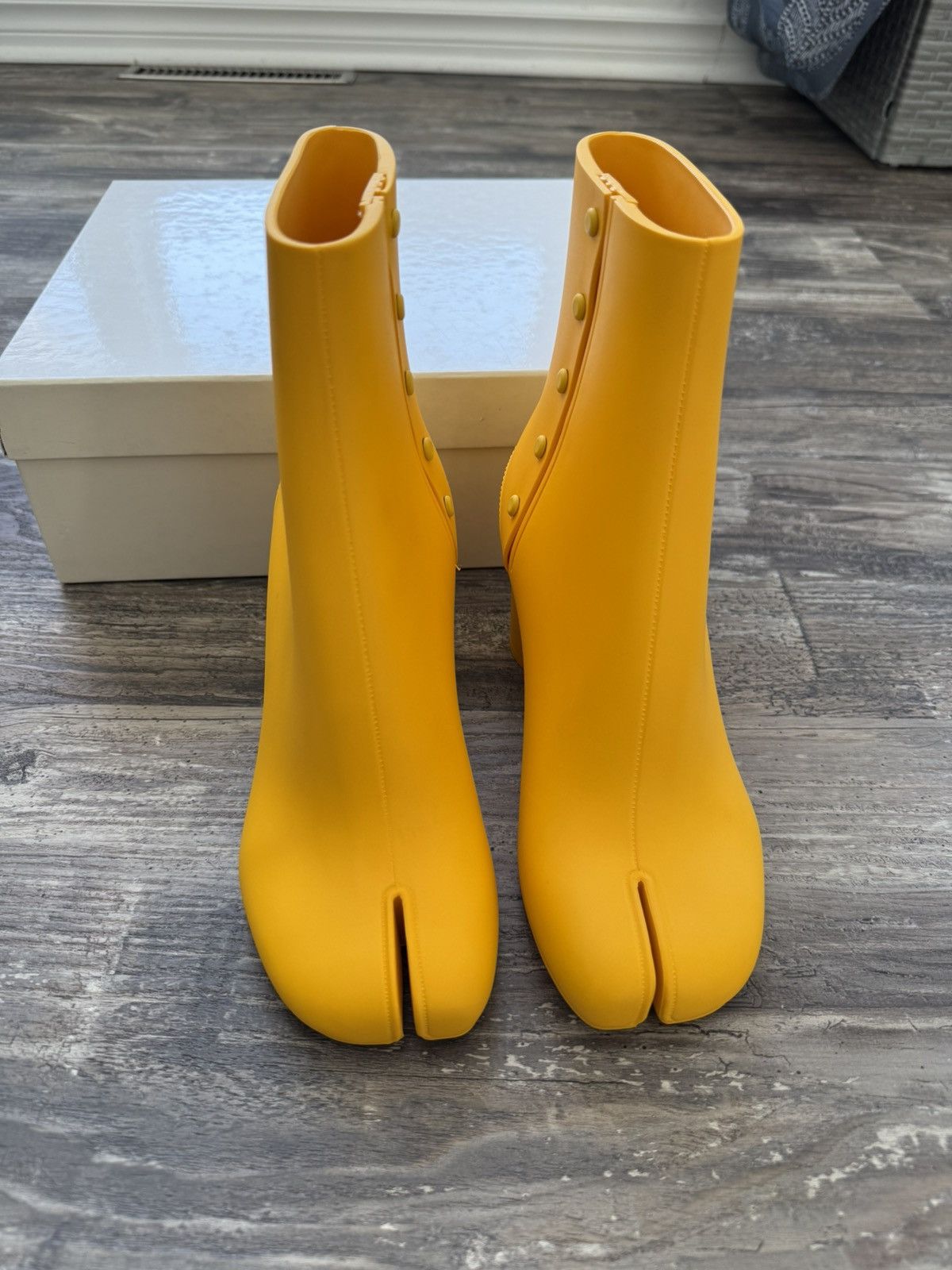 Maison Margiela Maison Margiela Rubber Tabi Boots Size US 7 / IT 37 - 2 Thumbnail