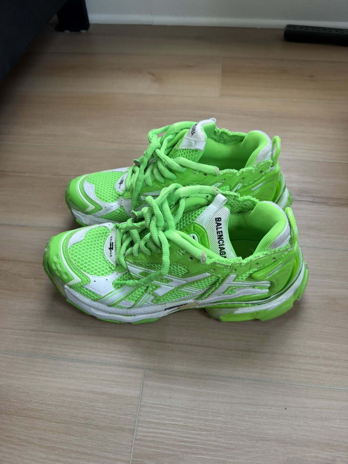 Balenciaga Balenciaga runner sneakers/shoes green Size US 8.5 / EU 41-42 - 2 Thumbnail