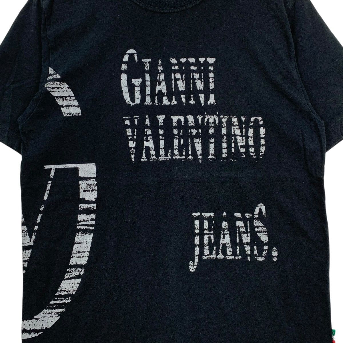 Gianni Valentino GIANNI VALENTINO Jeans Italy Casualwear Big Logo T-Shirt Size US L / EU 52-54 / 3 - 3 Thumbnail