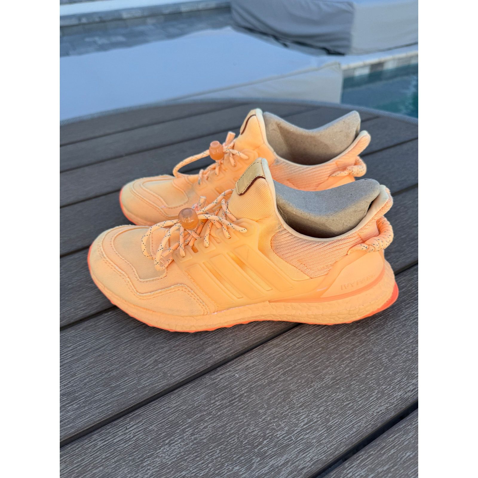 Adidas adidas x Ivy Park Ultraboost OG sneakers Orange cream 8 Size US 9.5 / IT 39.5 - 3 Thumbnail