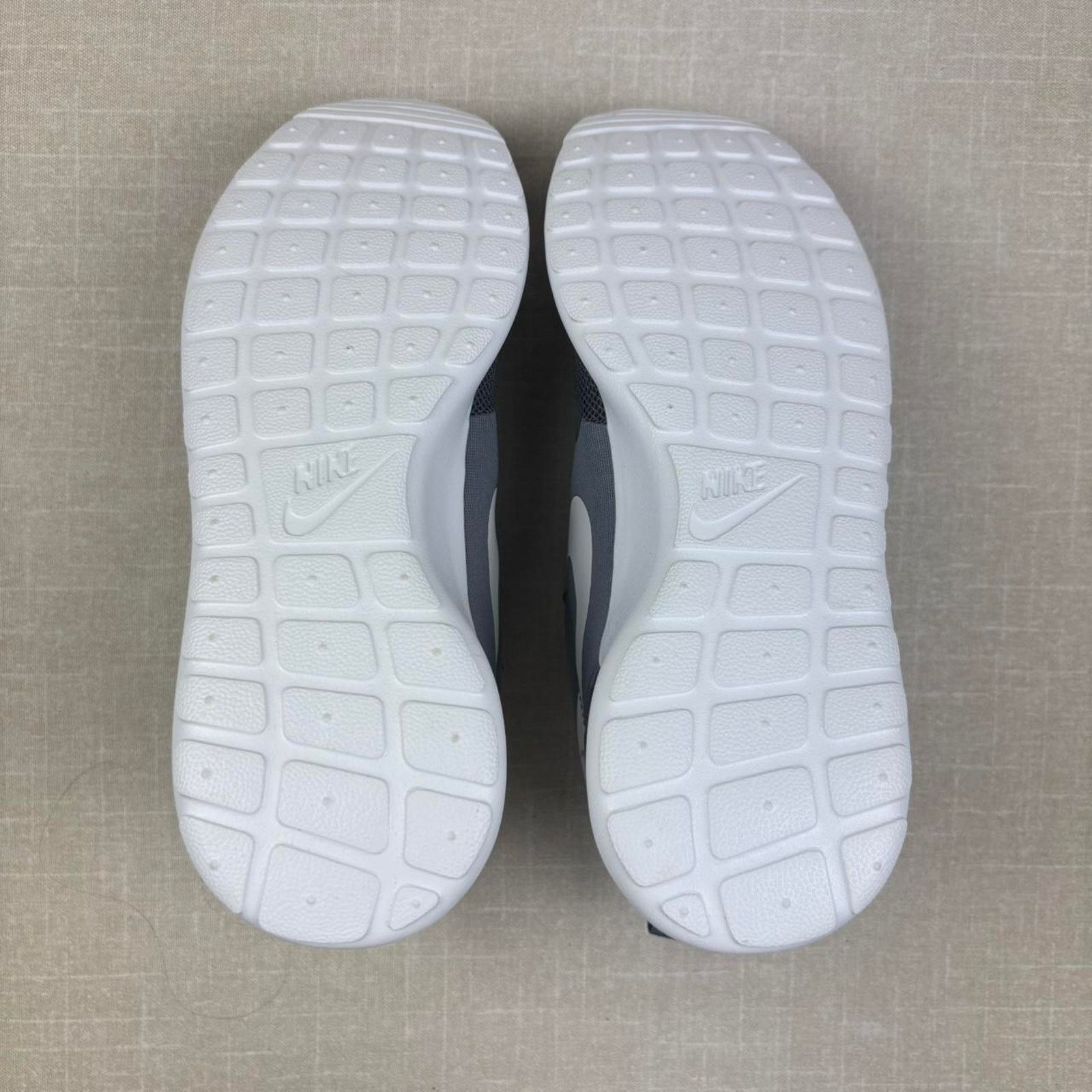 Nike 🐘 2013 Nike Rosherun Hyperfuse “Clear Grey” 9.5M Size US 9.5 / EU 42-43 - 5 Thumbnail