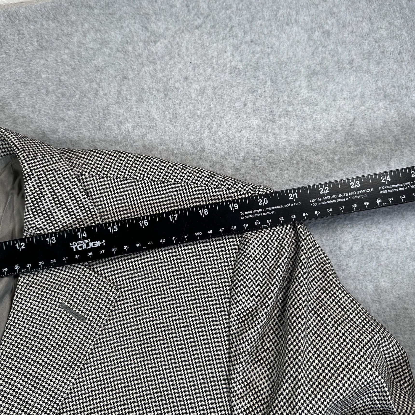Ermenegildo Zegna Ermenegildo Zegna Sport Coat Jacket Mens 48 Wool Houndstooth Gray Italy Three-Button Notch Lapel Business Formal Fall Winter Size US M / EU 48-50 / 2 - 6 Thumbnail