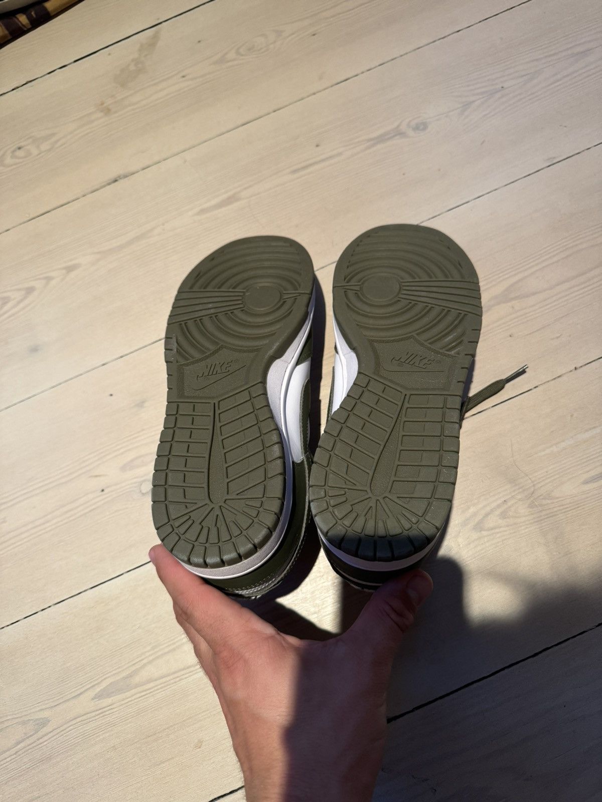 Nike Women’s Nike dunk low medium olive Size US 10 / IT 40 - 10 Thumbnail