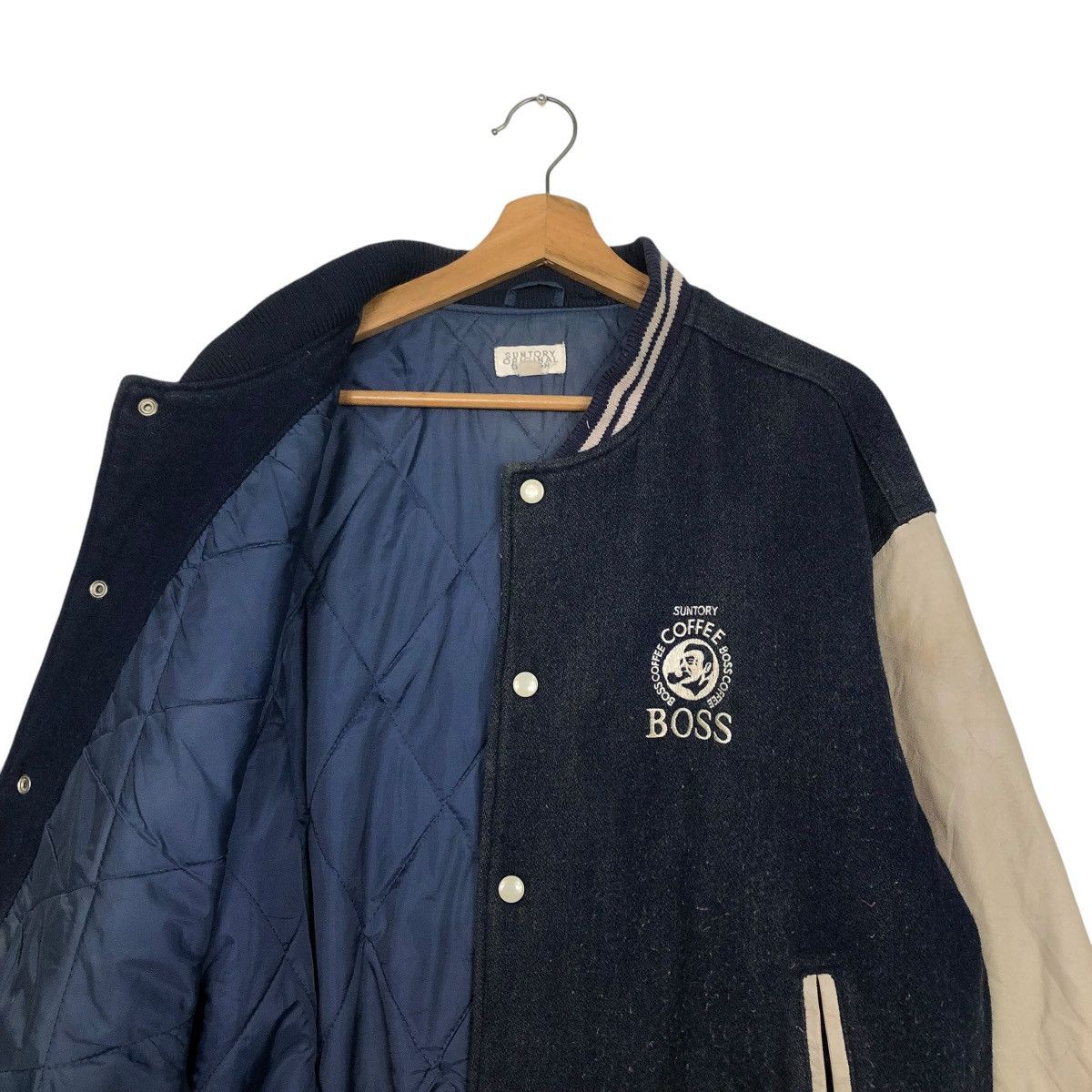 Japanese Brand 🔥VINTAGE BOMBER JACKET SUNTORY BOSS COFFEE BIG LOGO Size US M / EU 48-50 / 2 - 14 Thumbnail