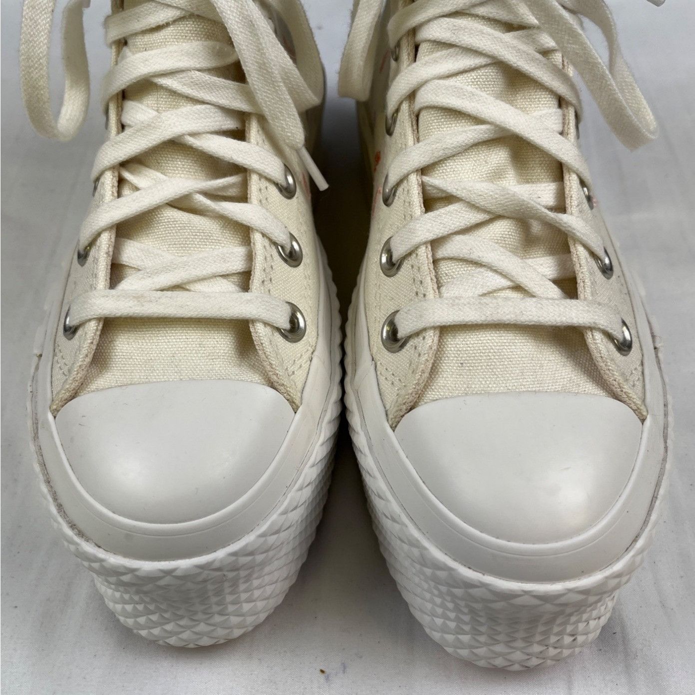 Converse Cuck Taylor Women's White Shoes/Sneakers Sz 5 SKU 4