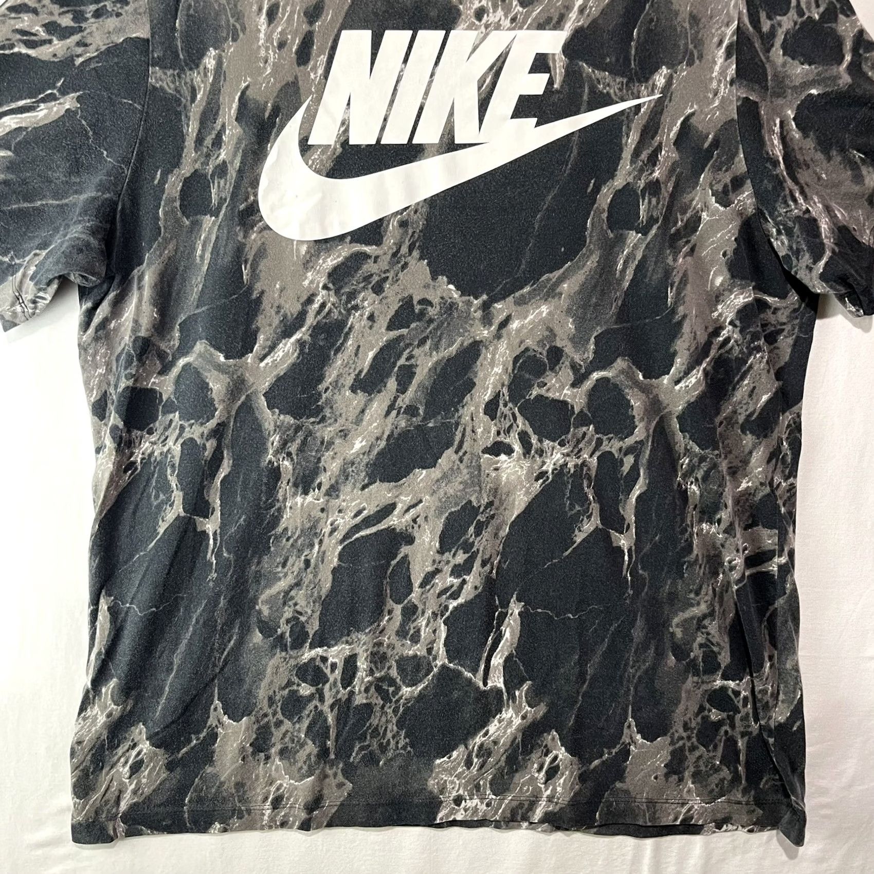 Nike Nike Shirt Mens XL Black Swoosh Marble Tee CD1282-010 Size US XL / EU 56 / 4 - 5 Thumbnail