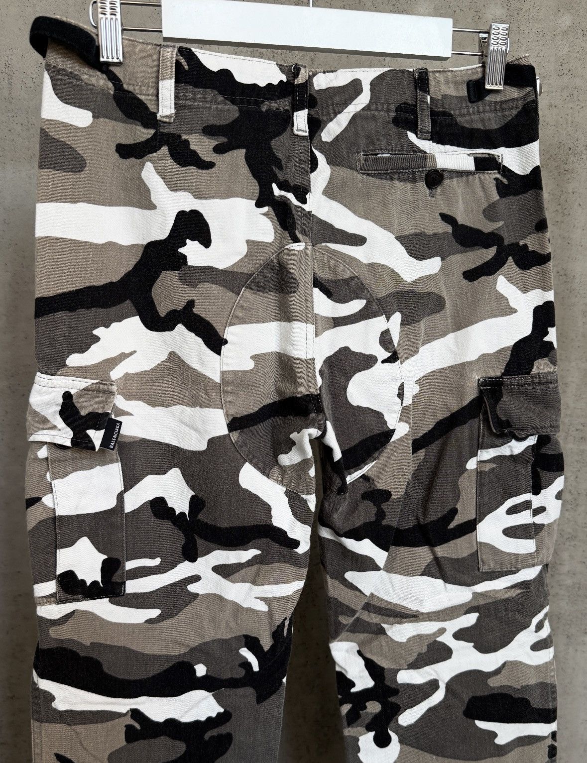 Balenciaga Balenciaga Army Camouflage Pants AW18 Size US 30 / EU 46 - 4 Thumbnail