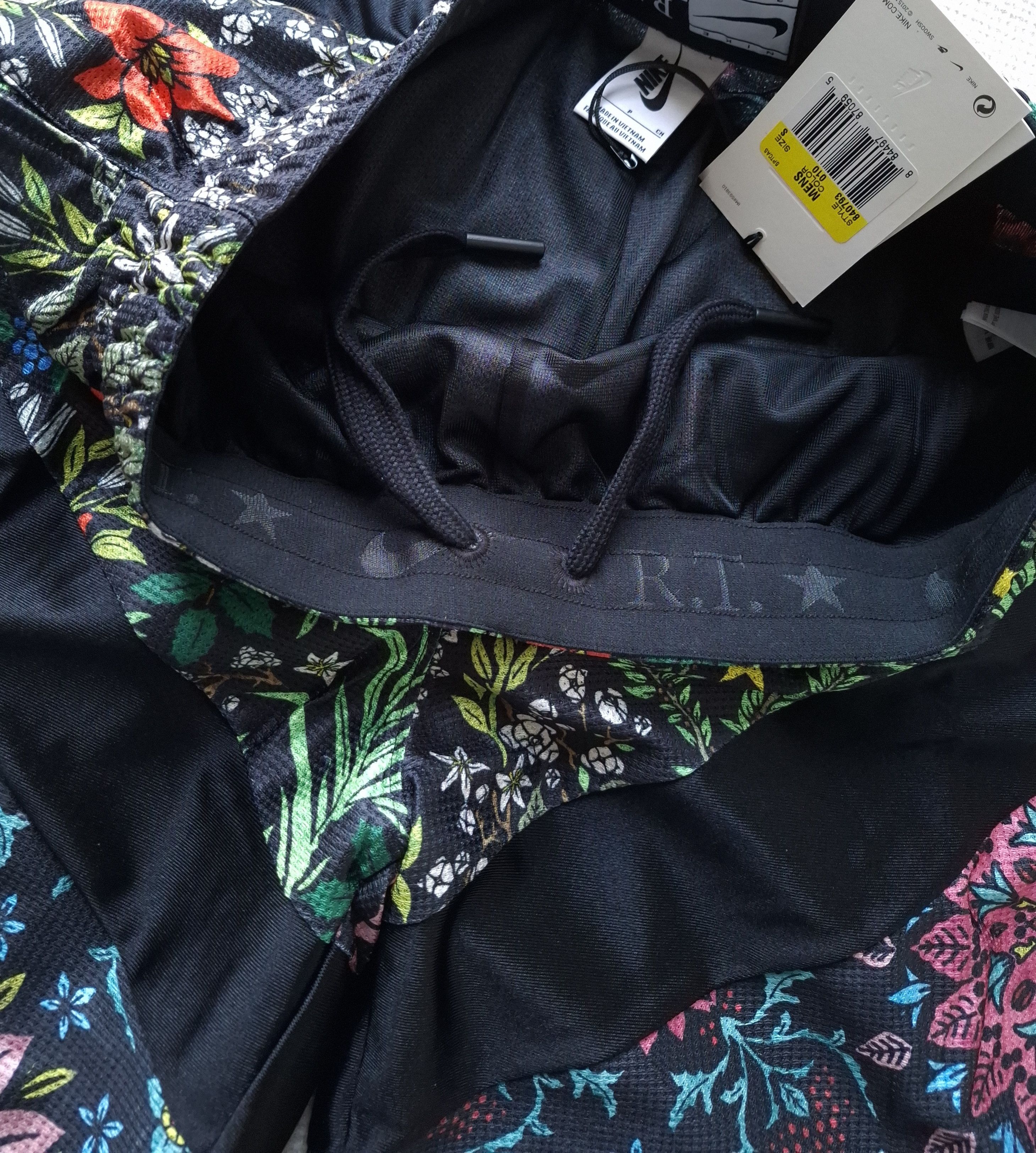 Nike × Riccardo Tisci Nikelab x Riccardo Tisci Kaleidoscope Print Shorts S Size US 30 / EU 46 - 4 Thumbnail