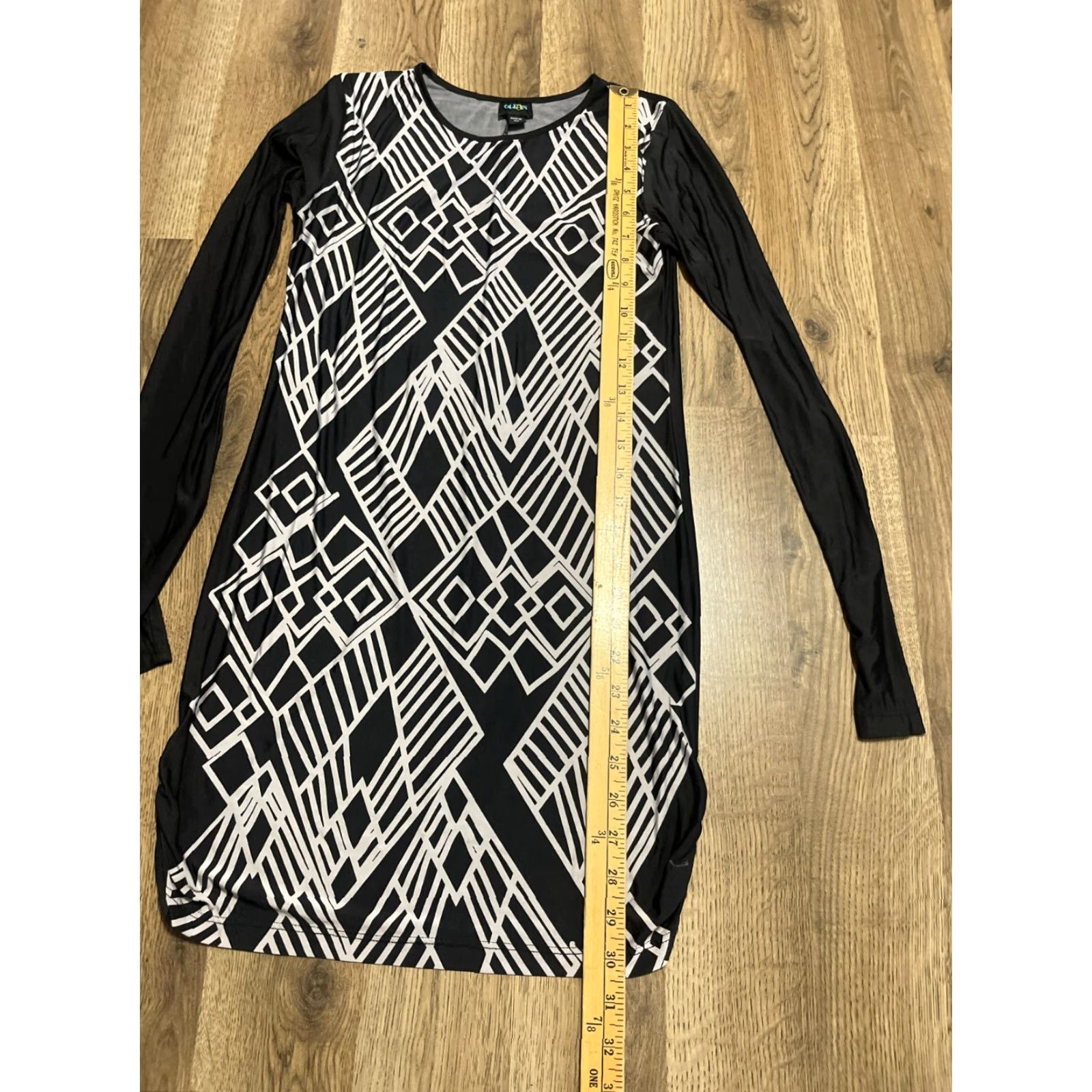 Vintage **Olian Women's XS Black/White Geo Print Long Sleeve Shirt Dress** User: Olian Women's Size XS Black/White Geo Print Long Sleeve Shirt Dress Size XS / US 0-2 / IT 36-38 - 6 Thumbnail