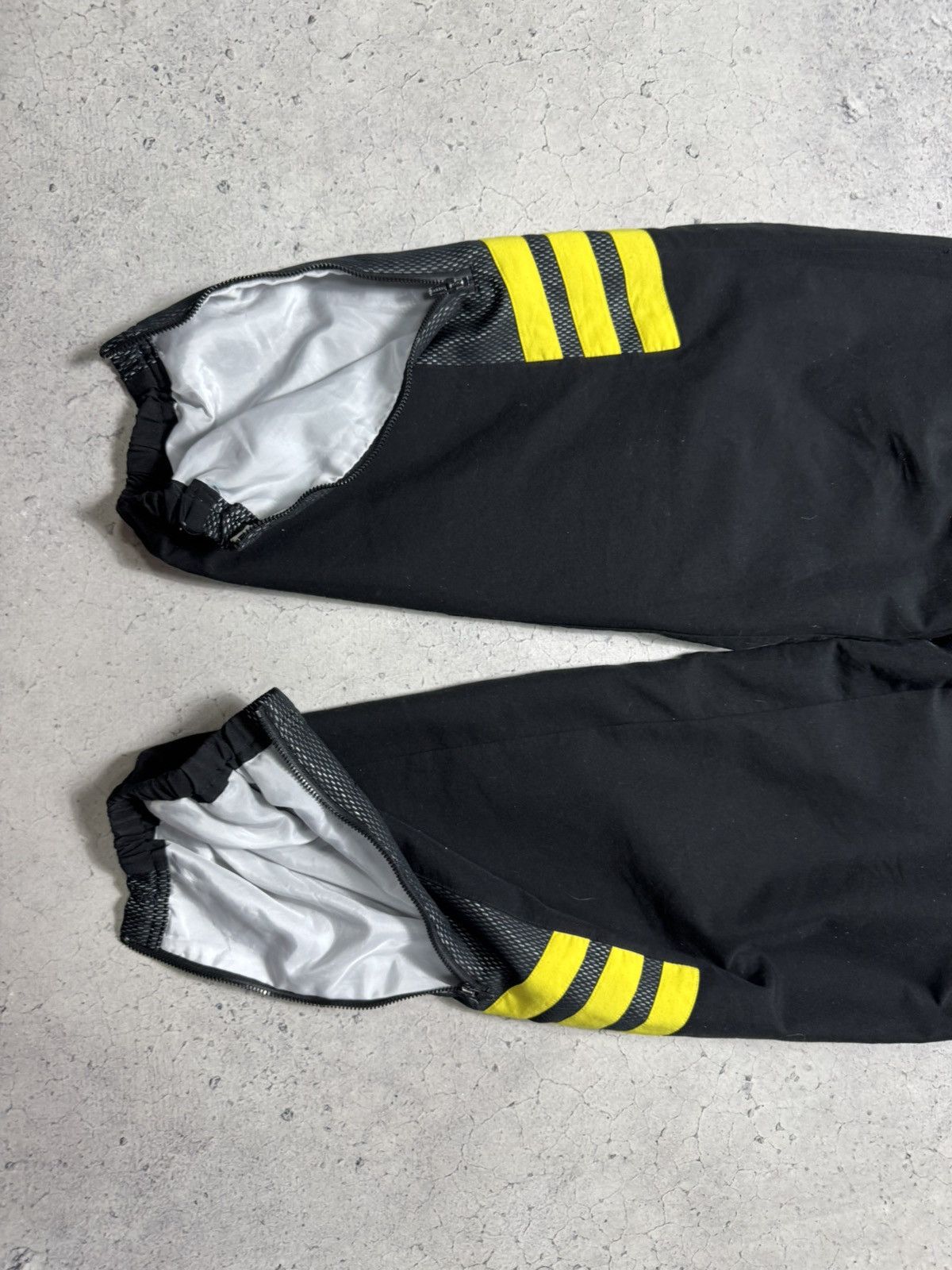 Adidas Adidas Vintage 90’s Nylon Track Suit Jacket And Pants Y2K Size US L / EU 52-54 / 3 - 12 Thumbnail