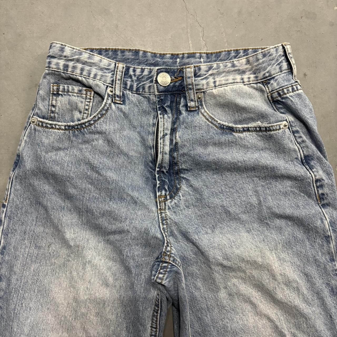 Vintage Crazy Vintage Y2K/2000s Super Baggy WideLeg Medium Wash Denim Jeans! Size US 26 / EU 42 - 2 Thumbnail