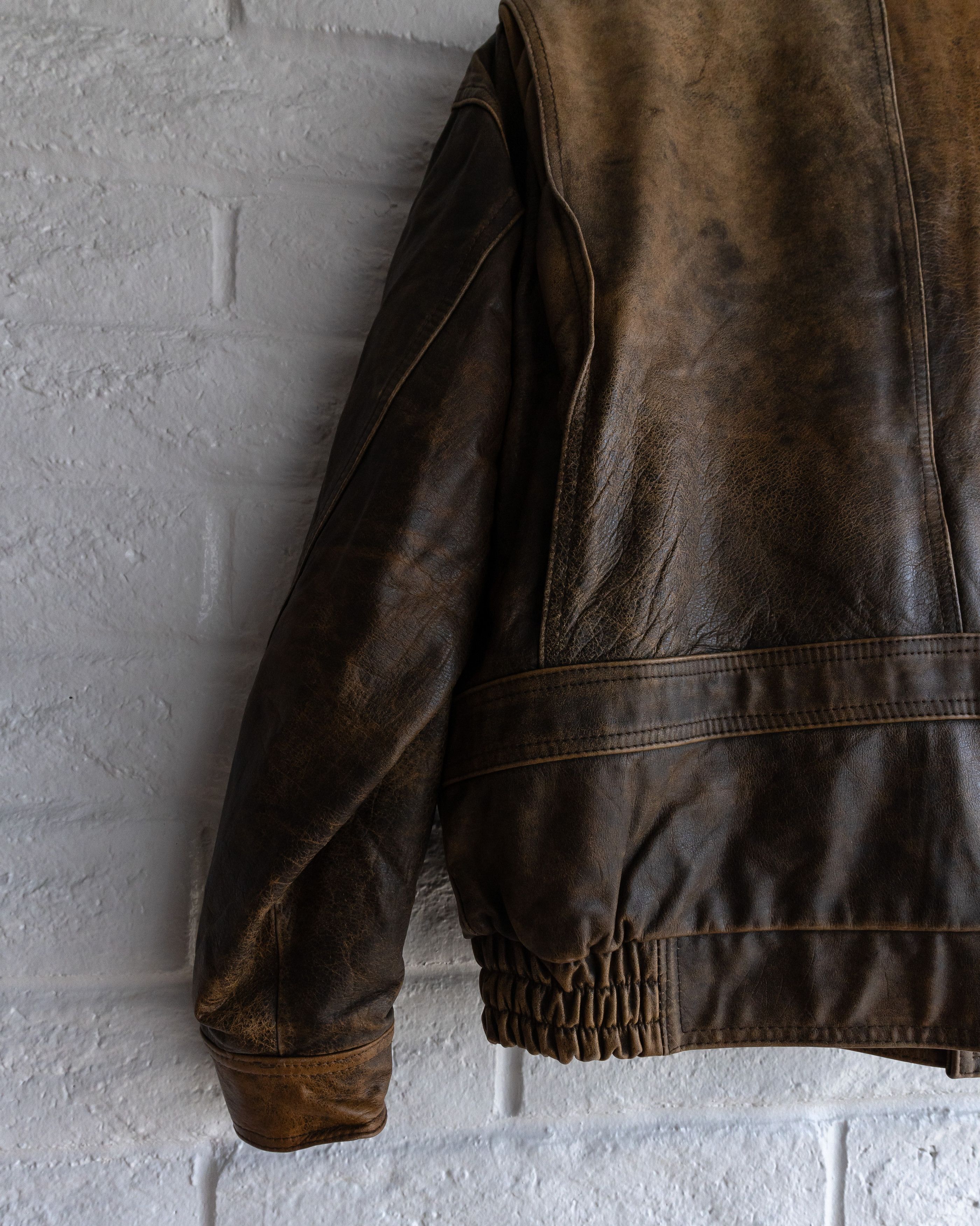 Leather Vintage A2 Leather Bomber Jacket Brown Men's XL Aviator Size US XL / EU 56 / 4 - 6 Thumbnail