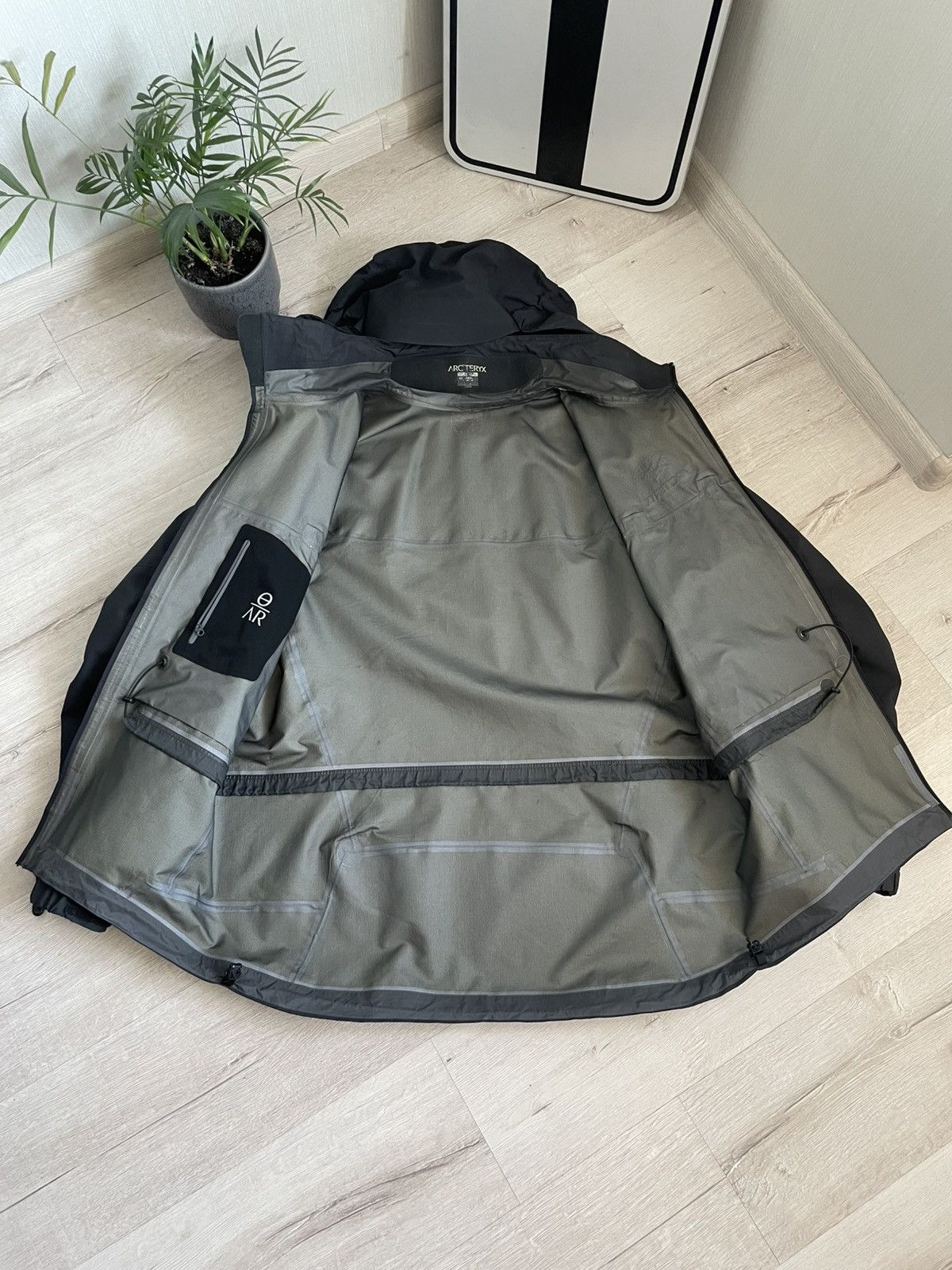 Arc'teryx Arc’teryx Theta AR GoreTex Pro Shell Jacket Vintage XCR Size US L / EU 52-54 / 3 - 5 Thumbnail