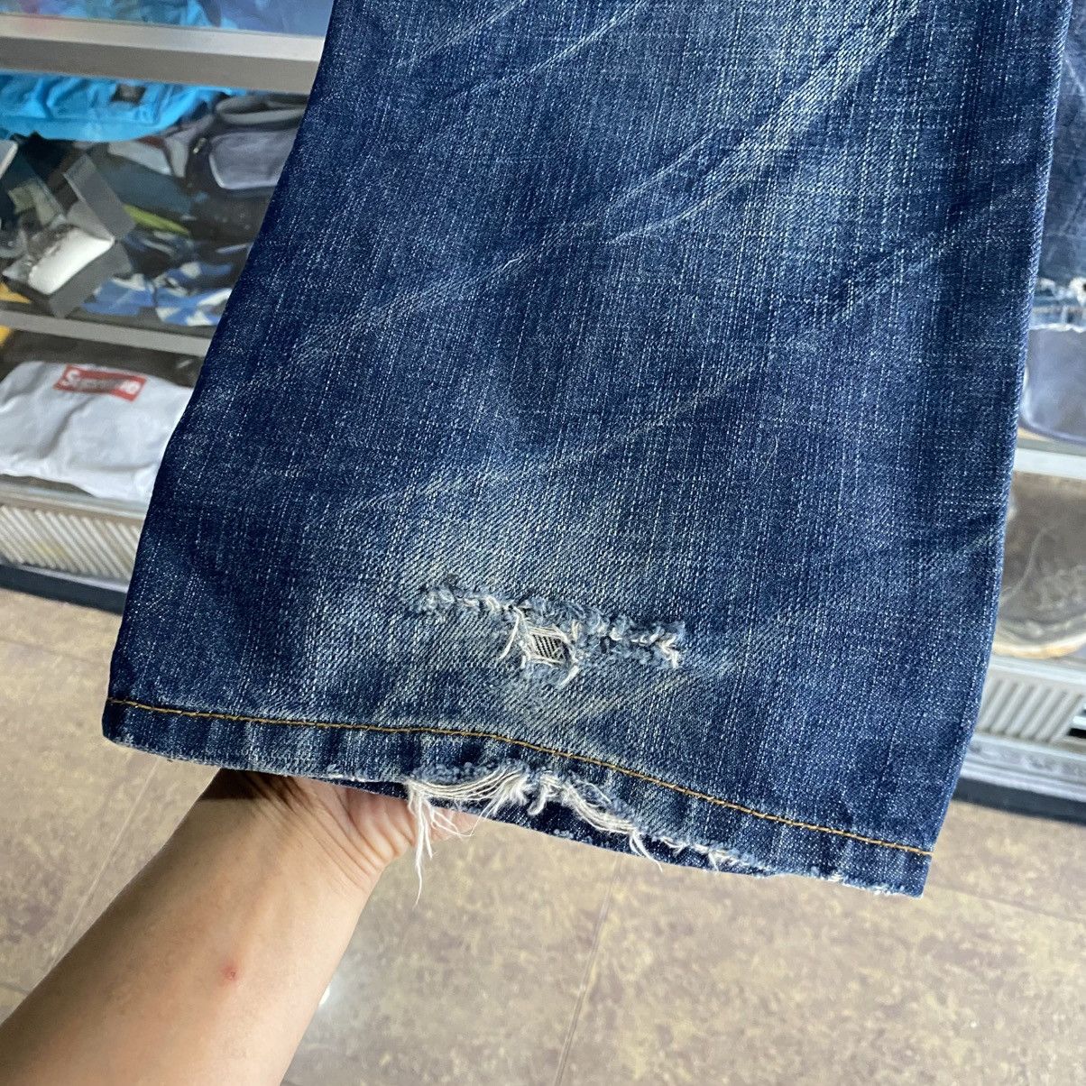Le Grande Bleu (L.G.B.) Y2K Red Pepper Japan Embroidered Wings Denim Size US 34 / EU 50 - 7 Thumbnail
