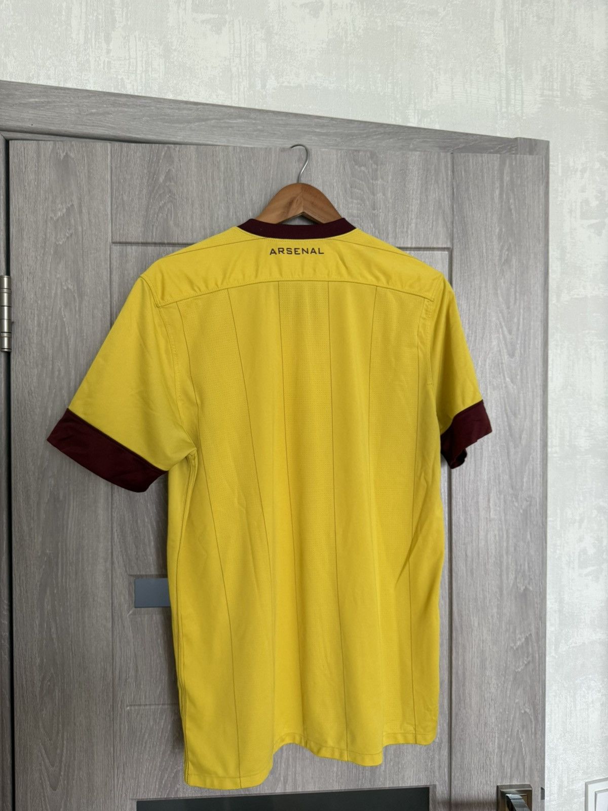 Nike Rare Nike Fly Emirates Arsenal Dri-Fit Jersey Soccer Men's Size US L / EU 52-54 / 3 - 11 Thumbnail