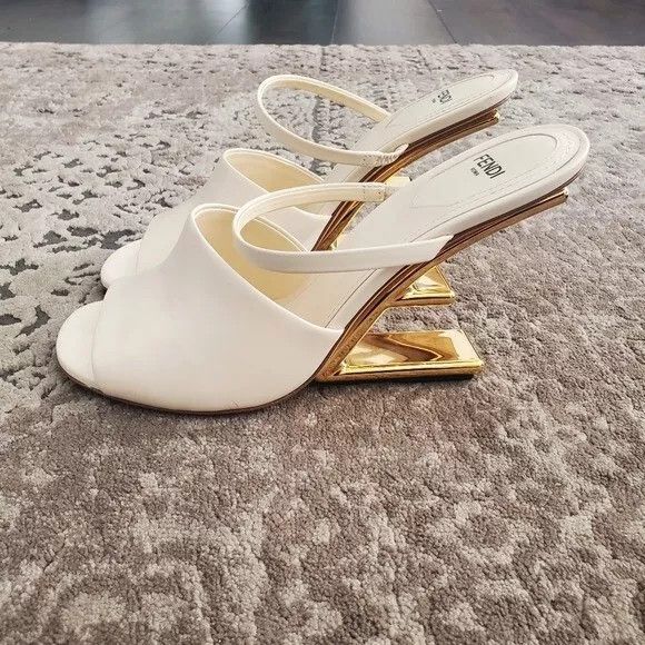 Fendi o1loc1c0824 Colibri in White Size US 7 / IT 37 - 4 Thumbnail