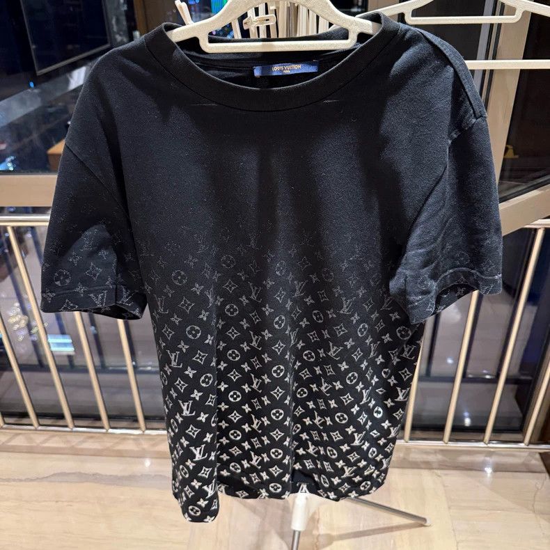 Louis Vuitton Louis Vuitton 23 SS gradient presbyopic full print short s Size US L / EU 52-54 / 3 - 1 Thumbnail