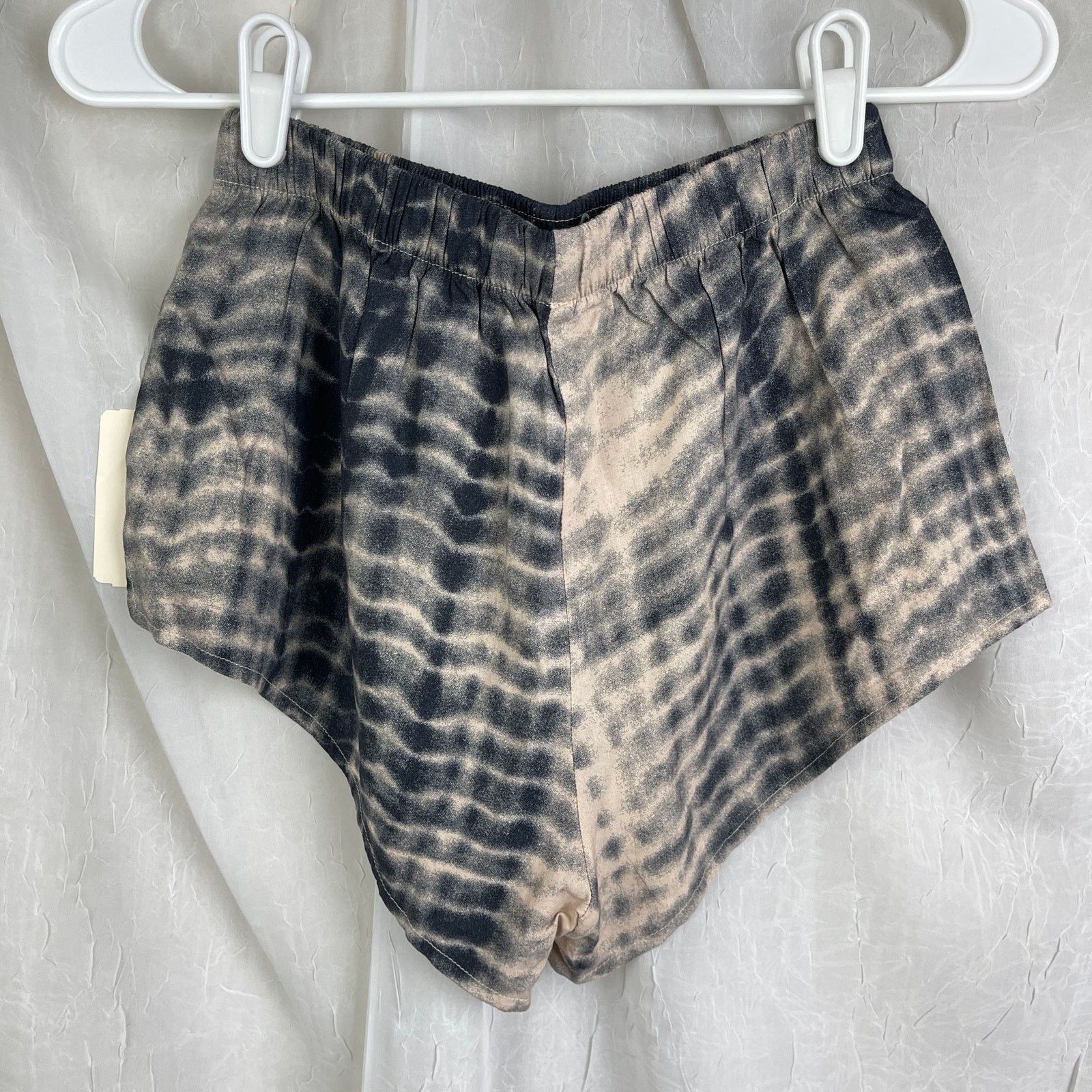 Forever 21 Taupe Charcoal Stripe Dye Dolphin Shorts Forever 21 XS NWT Size 23" - 15 Thumbnail