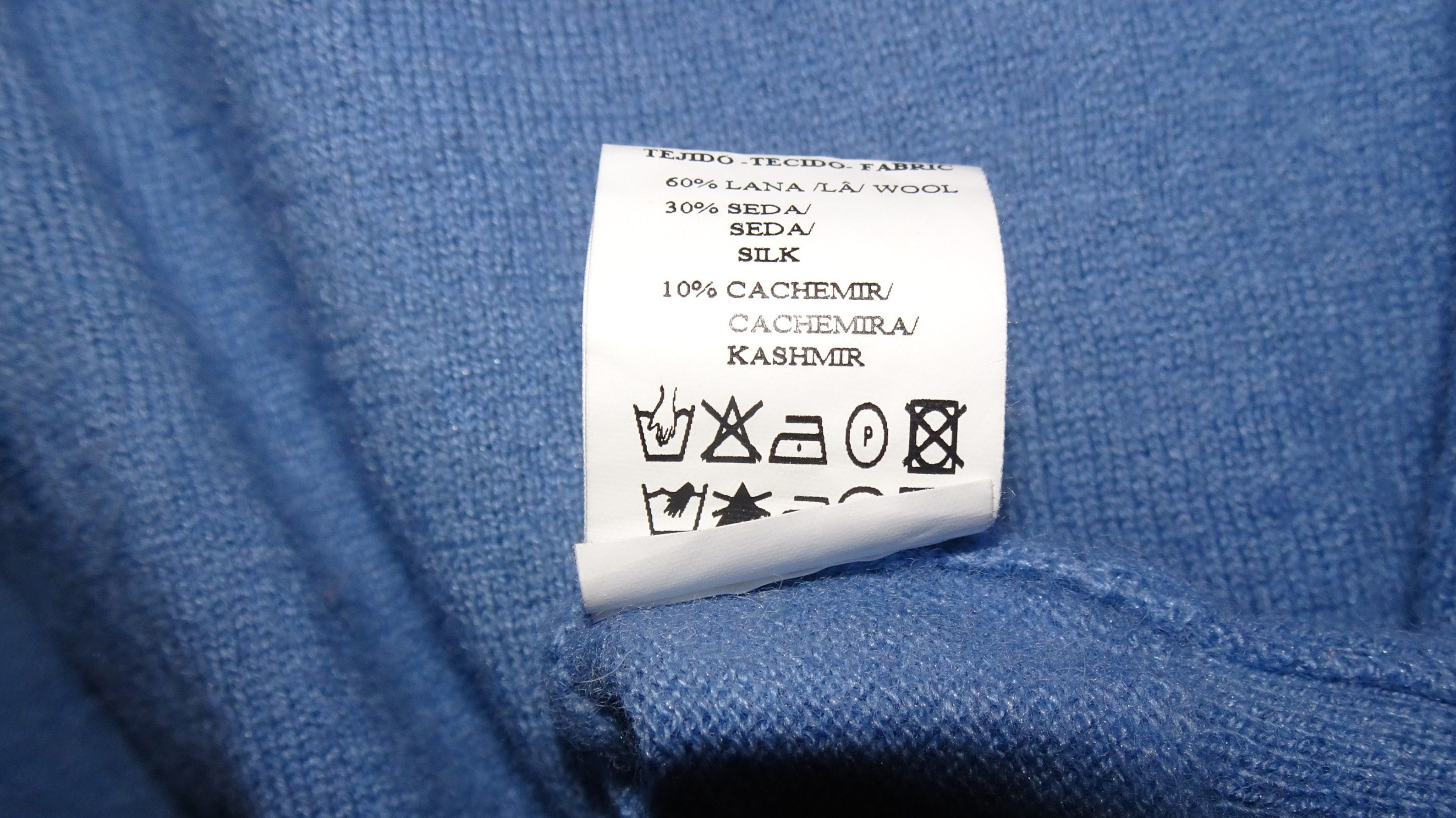 Carolina Herrera CAROLINA HERRERA V-NECK CASHMERE SILK WOOL CARDIGAN Size US M / EU 48-50 / 2 - 3 Thumbnail