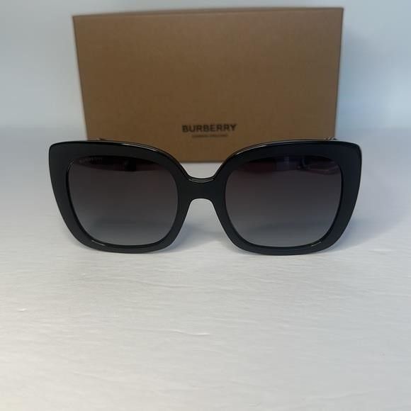 Burberry BURBERRY BE4323 CAROLL Square Oversized Sunglasses","descrip Size ONE SIZE - 8 Thumbnail
