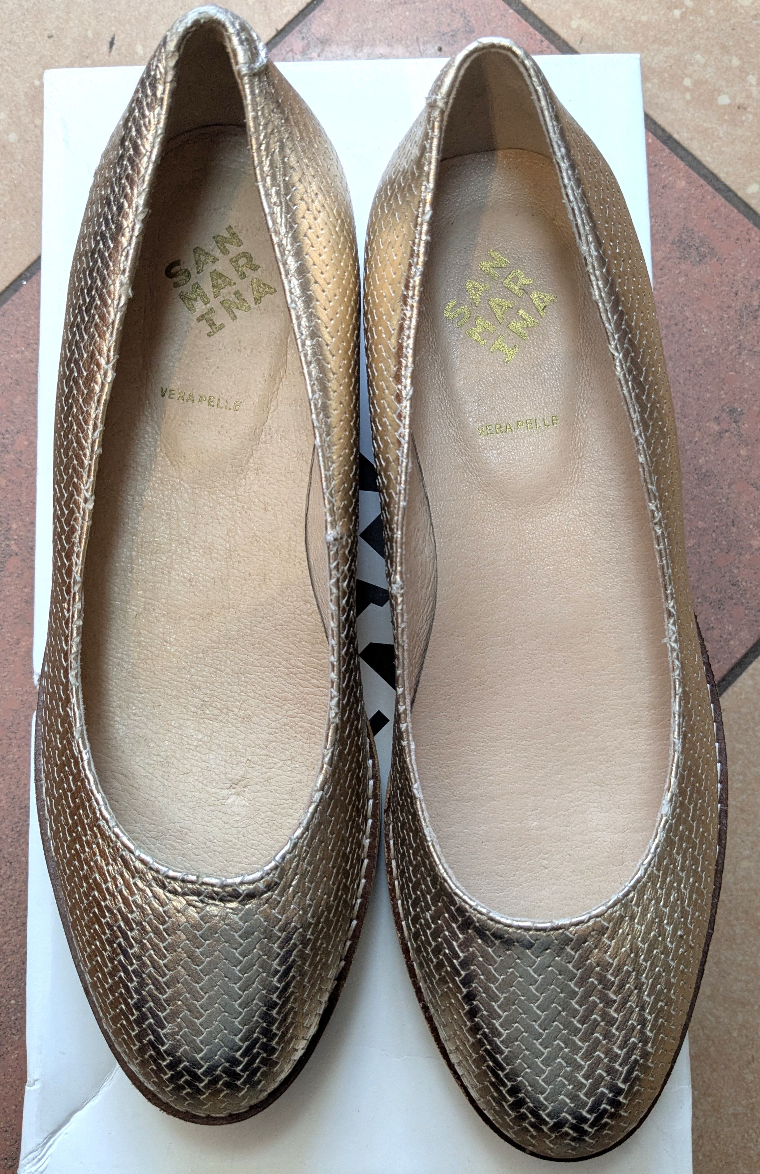 Other San Marina Manama Gold Leather Platform EU36 Size US 6 / IT 36 - 2 Thumbnail