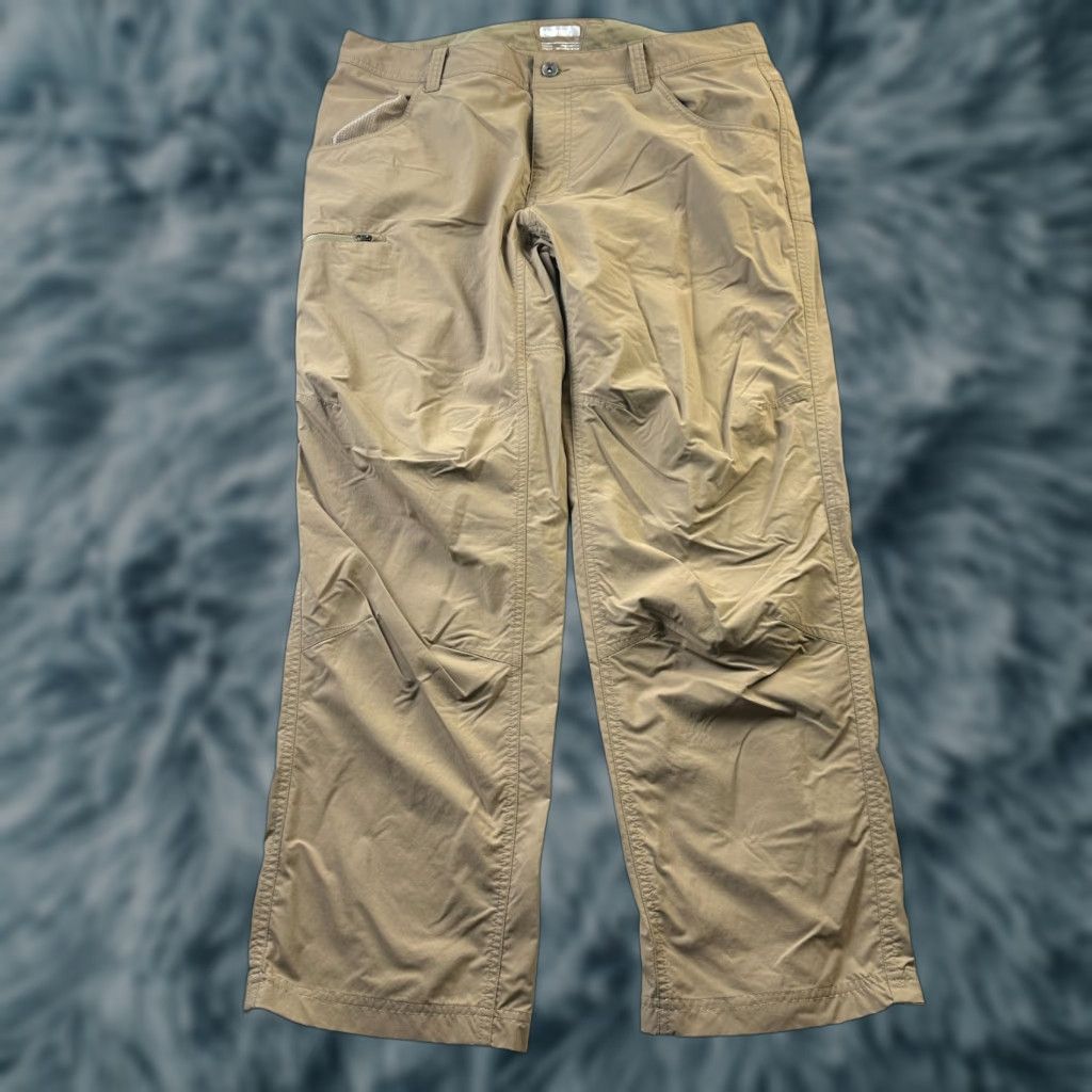 Marmot VINTAGE Marmot Pants Mens 36x30 Beige Tan Straight Cargo Outdoors Hiking Stretch Size US 36 / EU 52 - 1 Thumbnail