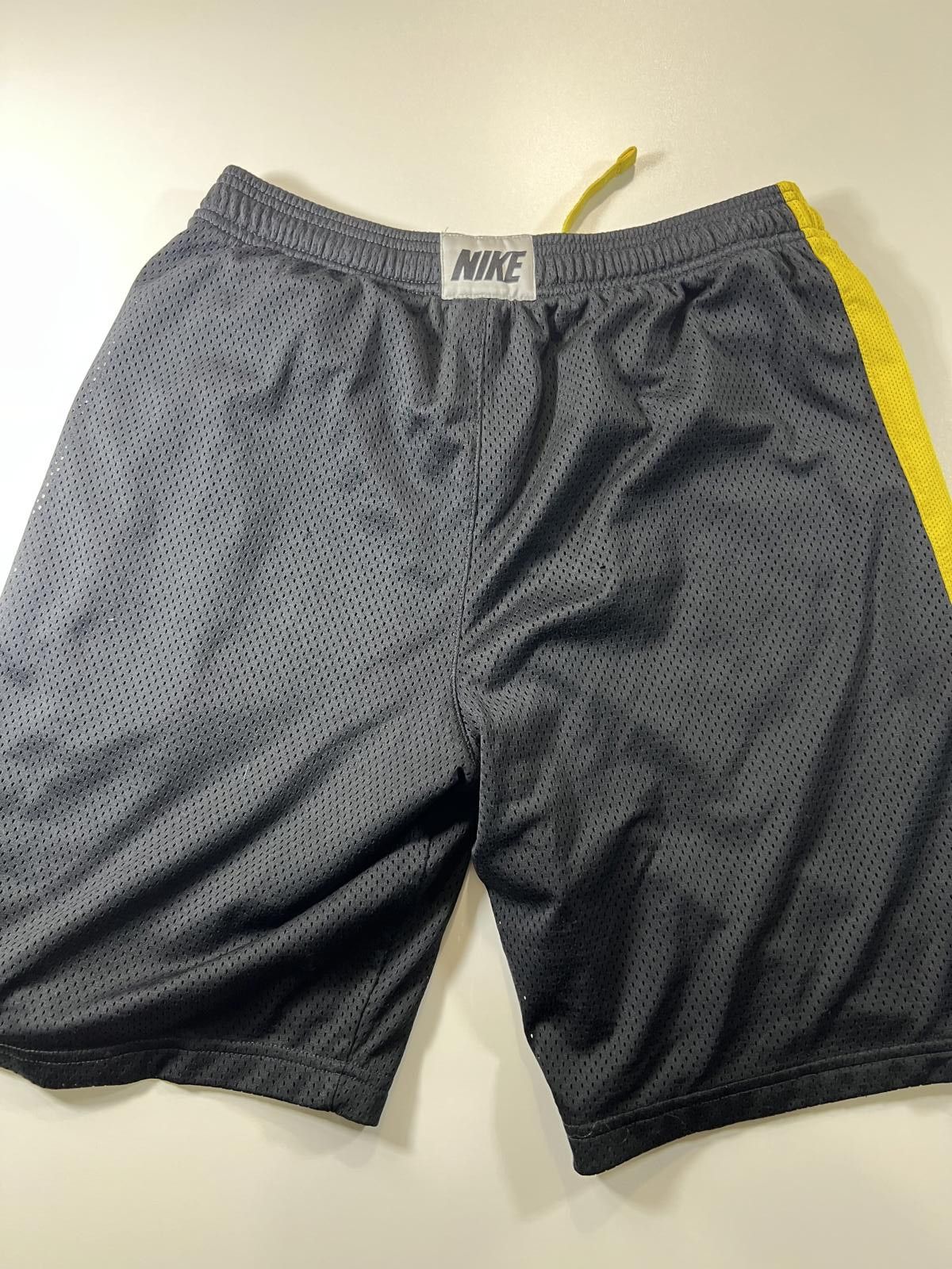 Nike Nike Livestrong Black and Yellow Athletic Shorts Size US 30 / EU 46 - 5 Thumbnail