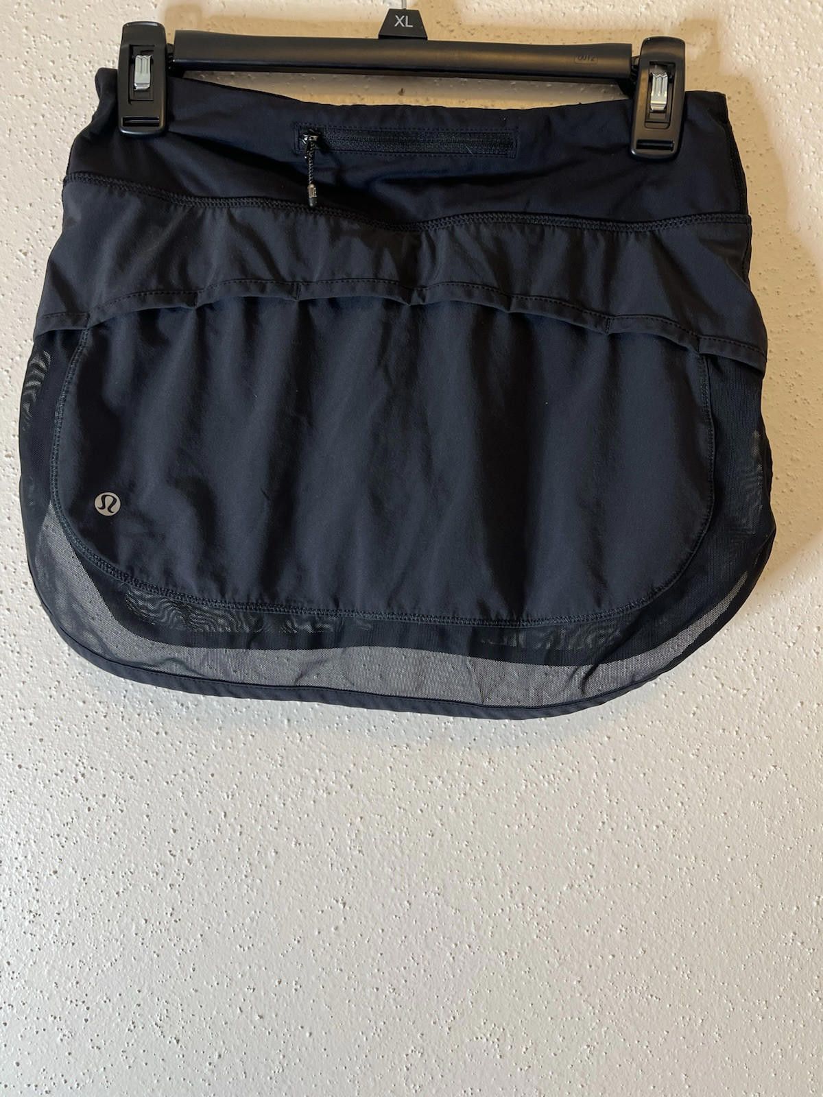 Designer Lululemon Hotty Hot Skirt II Black Skort 4 Size 27" / US 4 / IT 40 - 3 Thumbnail