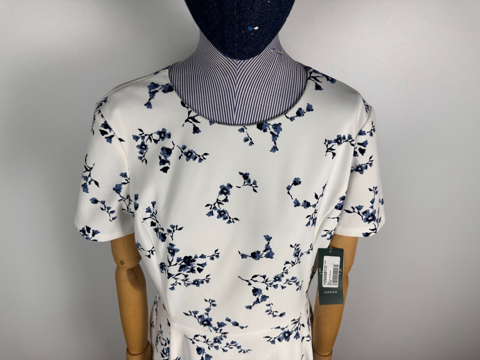 Ralph Lauren Lauren Ralph Lauren White Floral Stretch Sheath Dress Size 6 Size M / US 6-8 / IT 42-44 - 2 Thumbnail