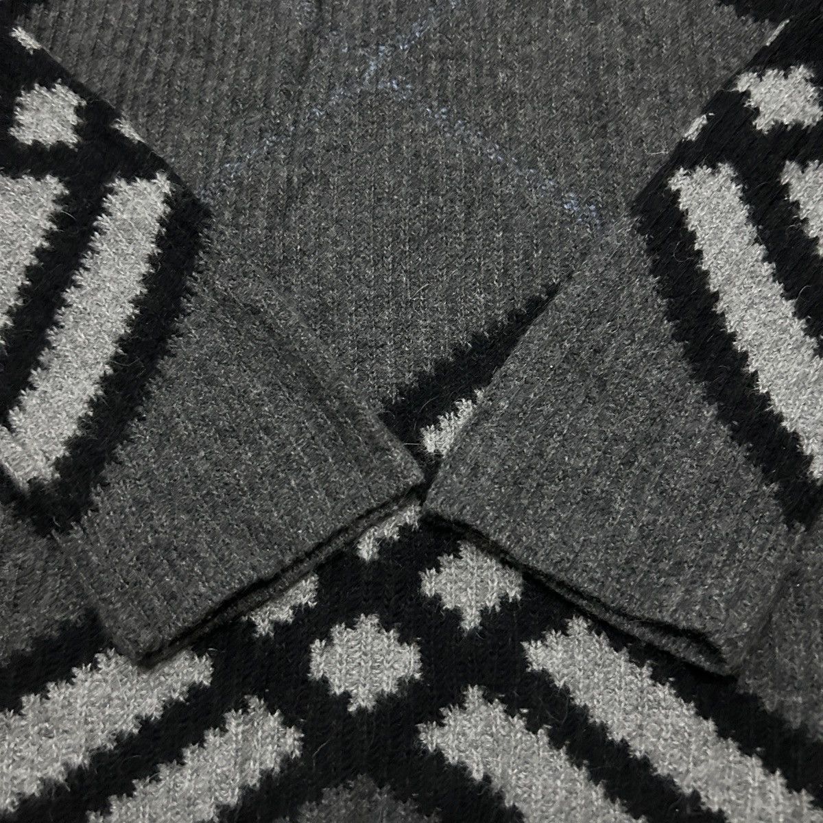 Burberry Vintage Burberry knitted-sweater Size US S / EU 44-46 / 1 - 6 Thumbnail