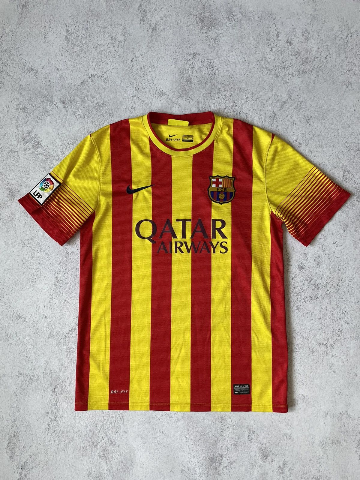 Nike FC Barcelona 2013-2014 Away Football Soccer Shirt Jersey Size US M / EU 48-50 / 2 - 1 Thumbnail