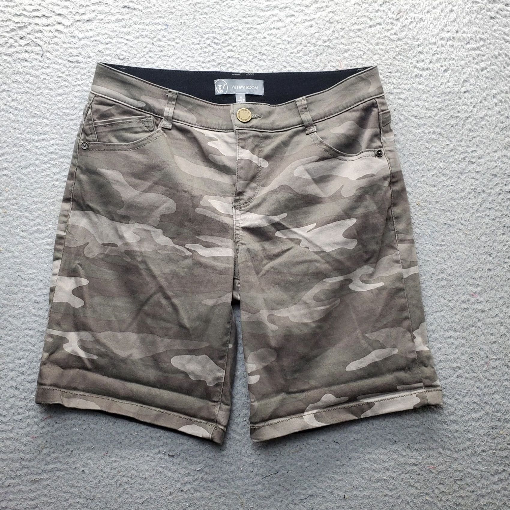 Vintage Wit & Wisdom Bermuda Shorts Womens Size 6 Multi Camouflage Denim 5-Pocket Design Size 28" / US 6 / IT 42 - 5 Thumbnail