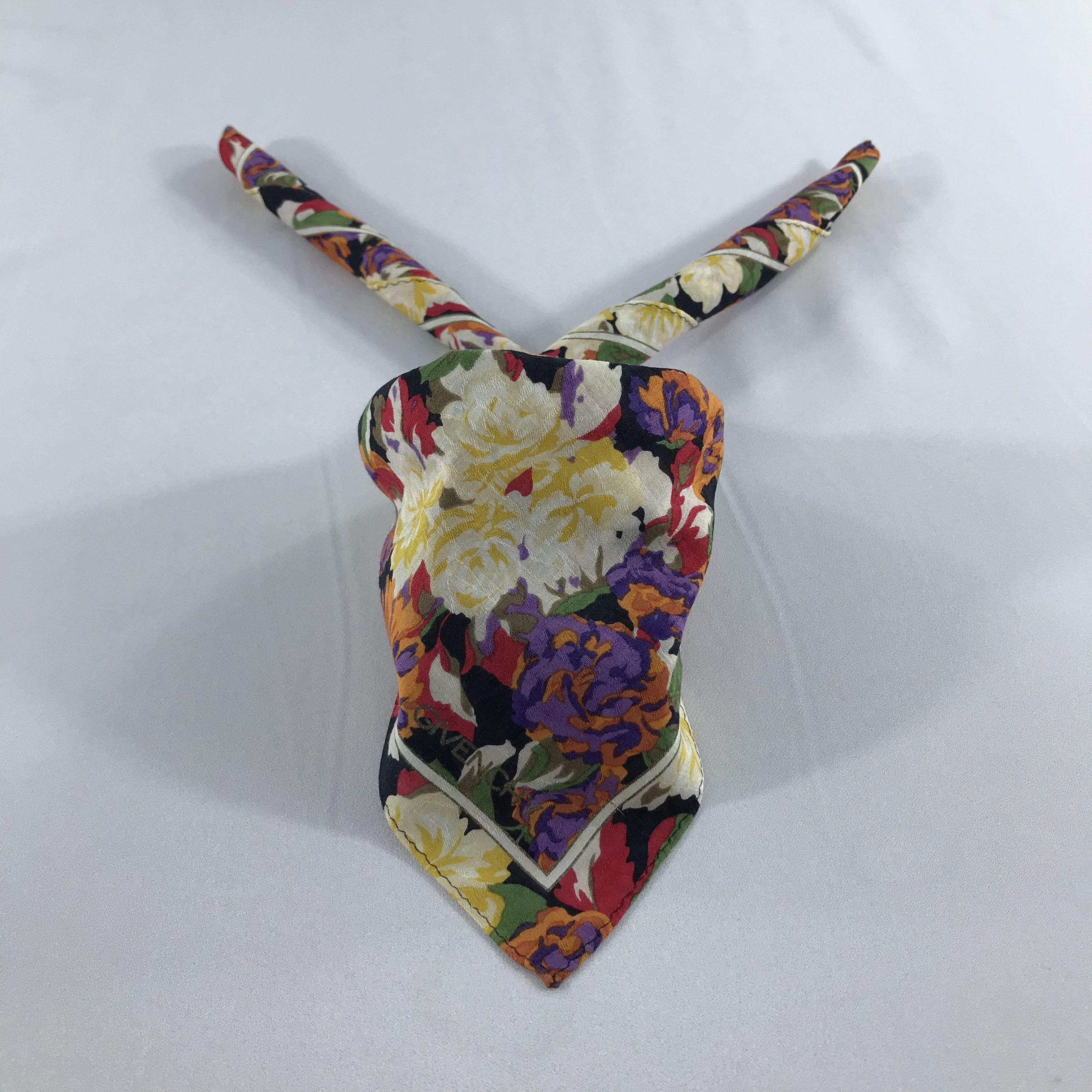 Givenchy Givenchy Floral Handkerchief Neckerchief Bandana H820 Size ONE SIZE - 1 Thumbnail