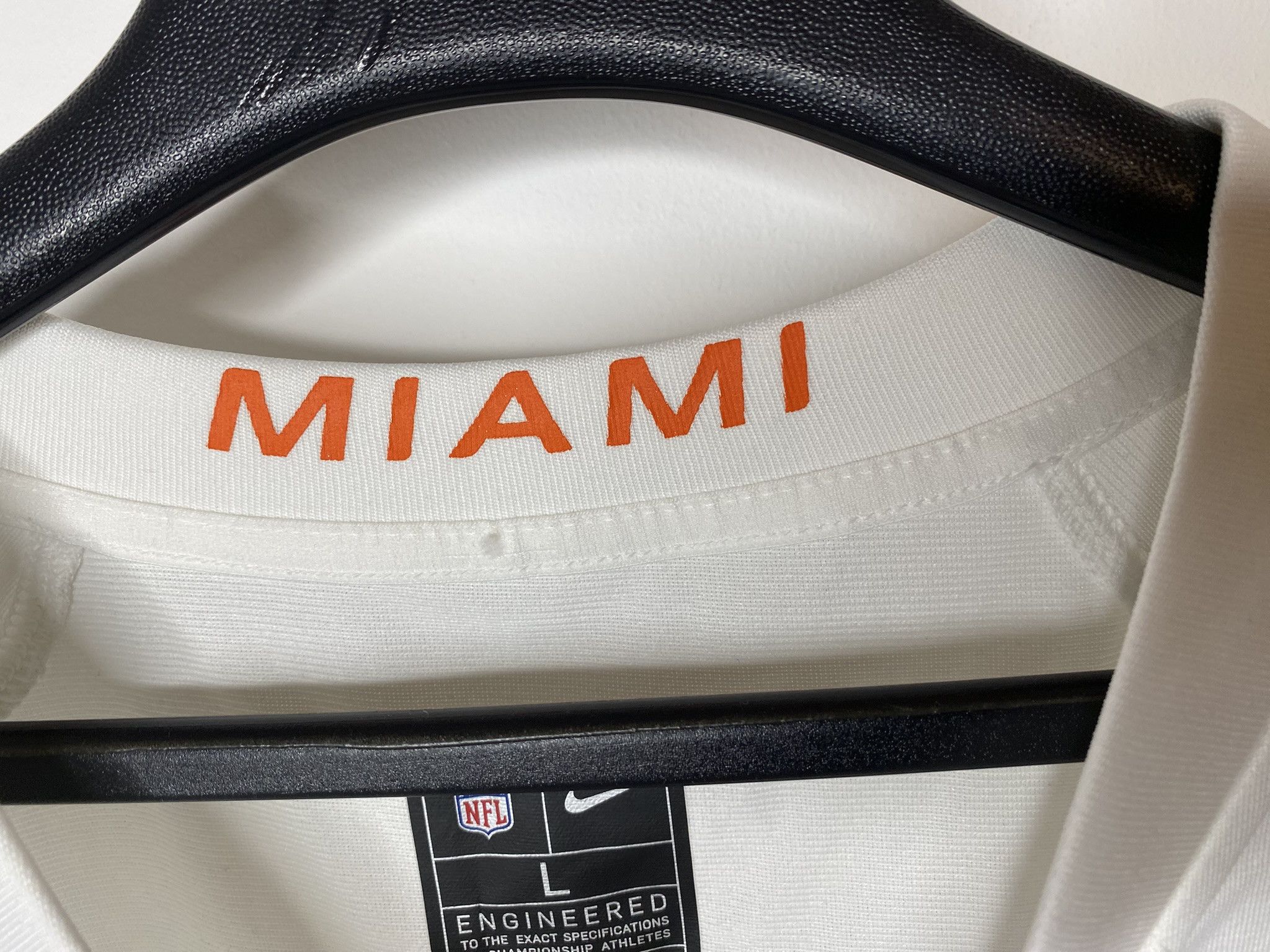 Nike HILL #10 MIAMI DOLPHINS 2023 NFL FOOTBALL SHIRT JERSEY NIKE Size US L / EU 52-54 / 3 - 6 Thumbnail