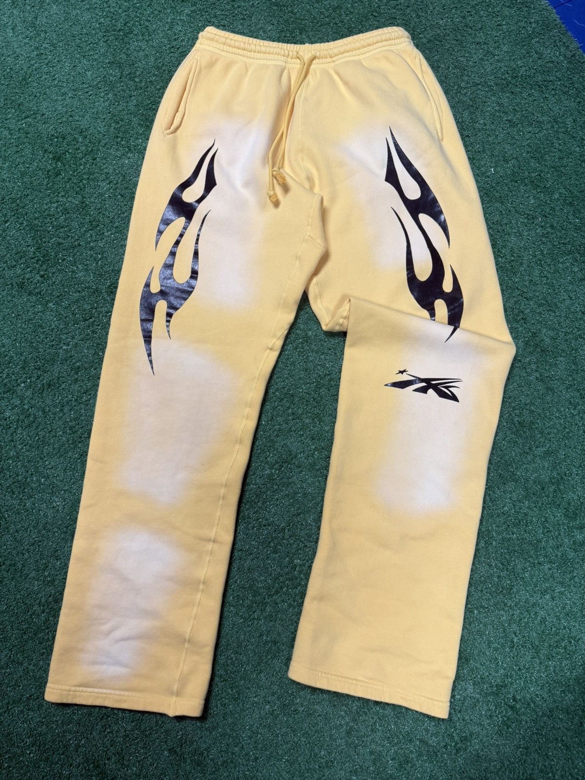 HELLSTAR Hellstar black/yellow baggy sweats Size US 36 / EU 52 - 1 Thumbnail