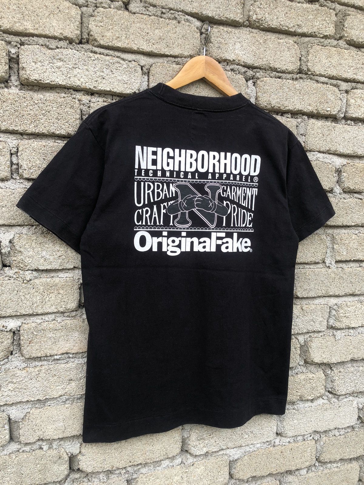Japanese Brand Vintage Neighbourhood X Kaws Original Fake Tshirt Size US M / EU 48-50 / 2 - 13 Thumbnail