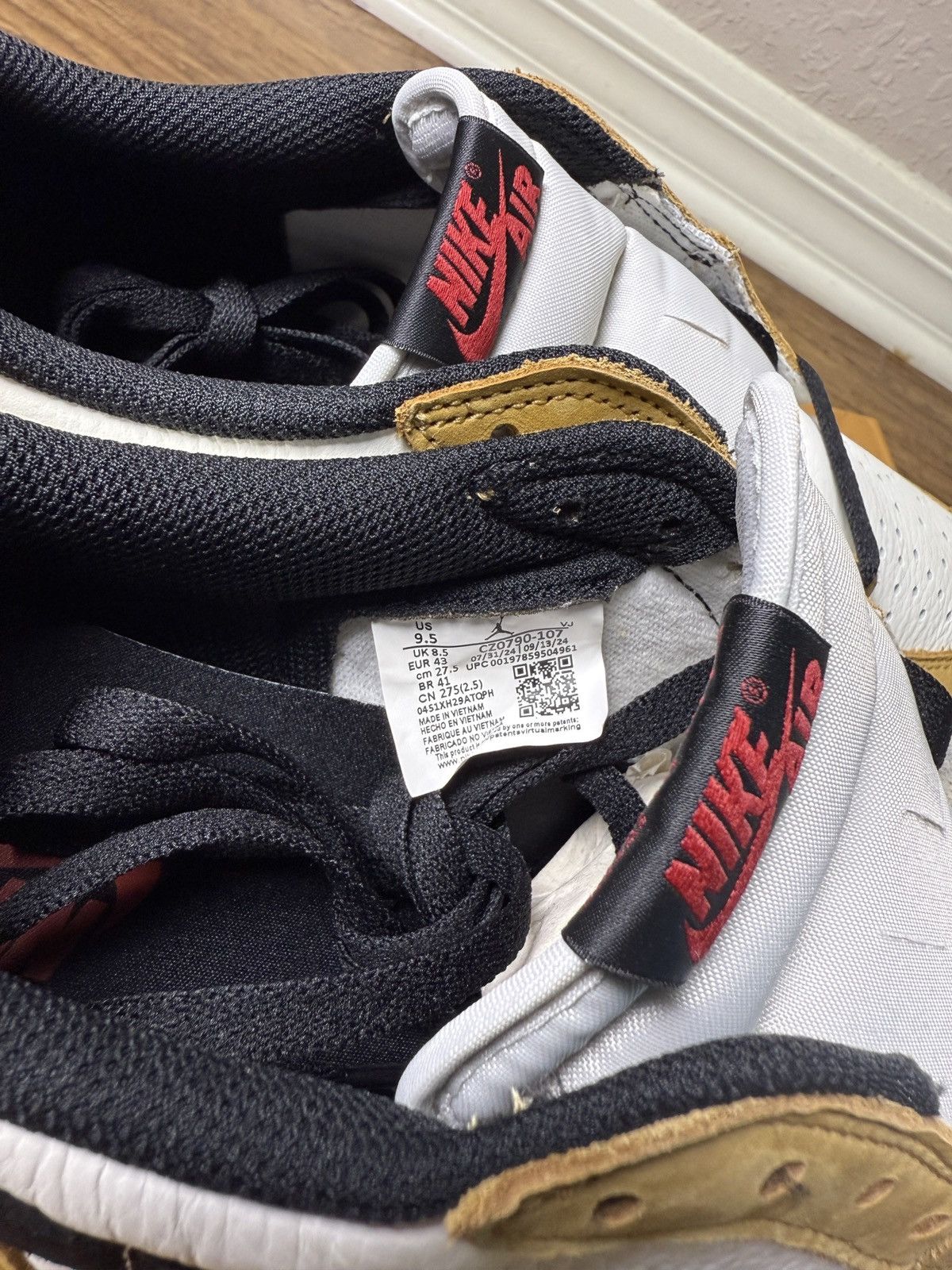 Jordan Brand Jordan 1 Low ‘Rookie Of The Year’ Size US 9.5 / EU 42-43 - 7 Thumbnail