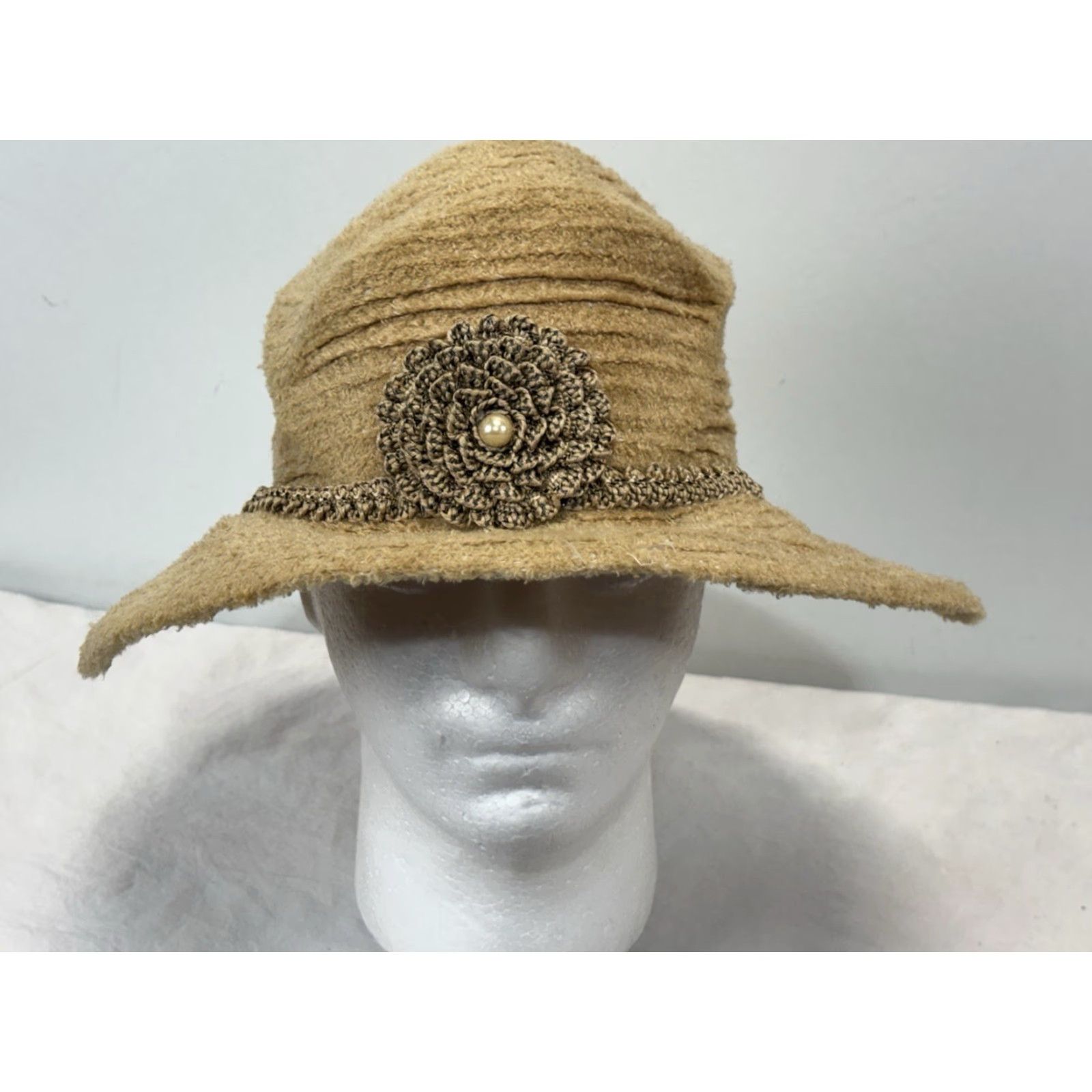 Vintage VINTAGE Chenille Wide Brim Hat Crochet Flower Detail Tan 90s Womens Size ONE SIZE - 2 Thumbnail