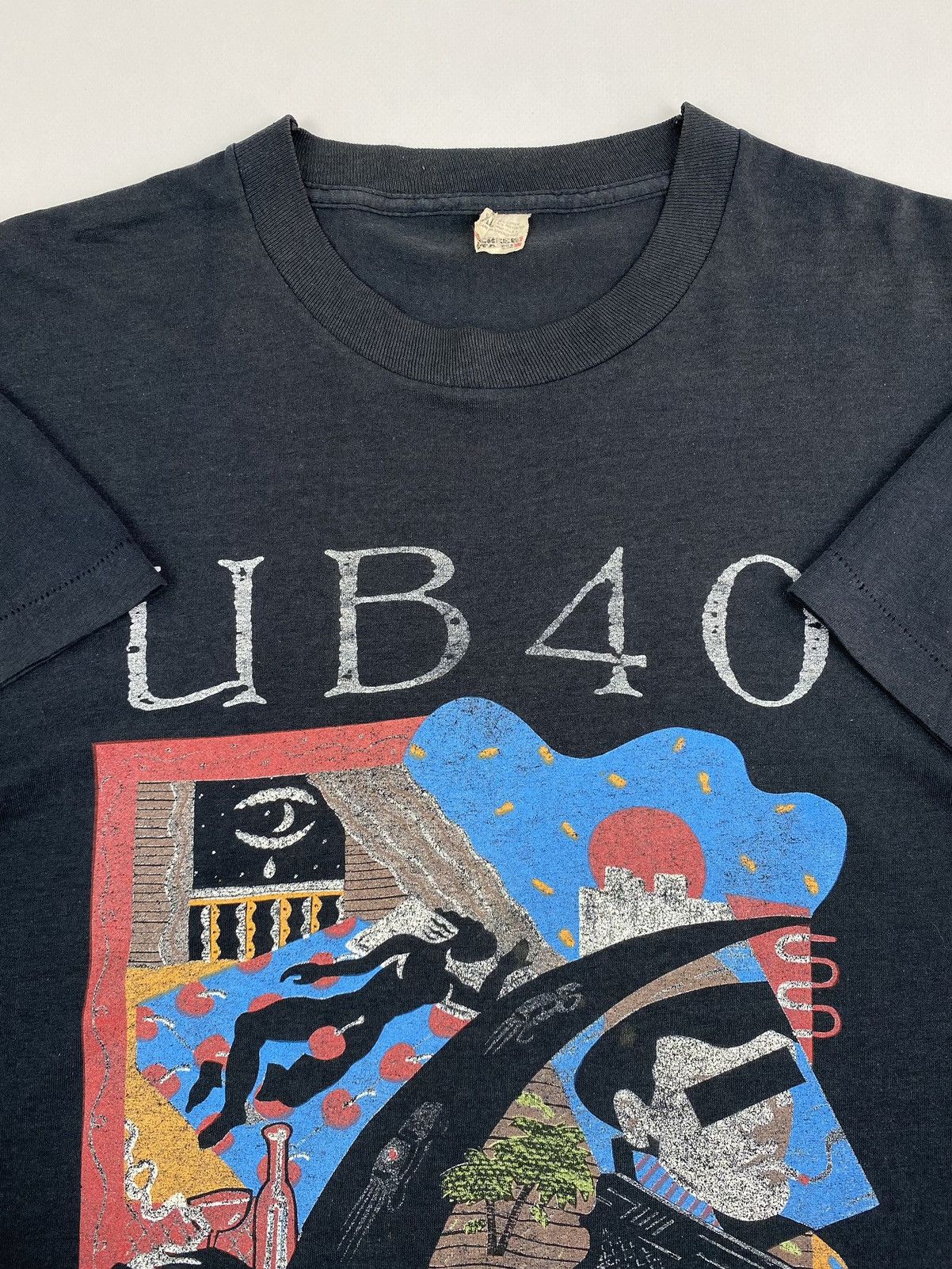 Band Tees 1980’s Vintage UB40 Labour Of Love World Tour Graphic Tee Size US XL / EU 56 / 4 - 1 Thumbnail