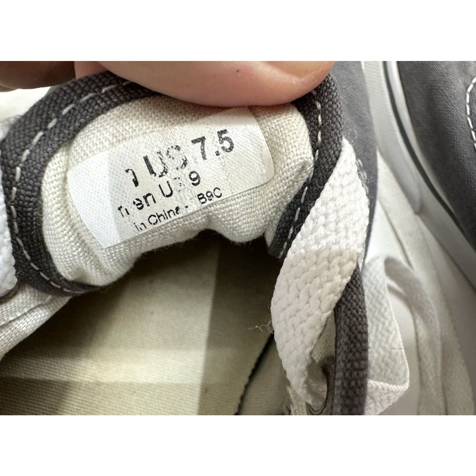 Vans VANS Off The Wall Sneakers Low Top Lace Up Gray 7.5 9 M Size Shoes Mens Athletic Vans Sneakers Off The Wall Gray Low Top Lace Up 7.5 Mens Size US M / EU 48-50 / 2 - 7 Thumbnail