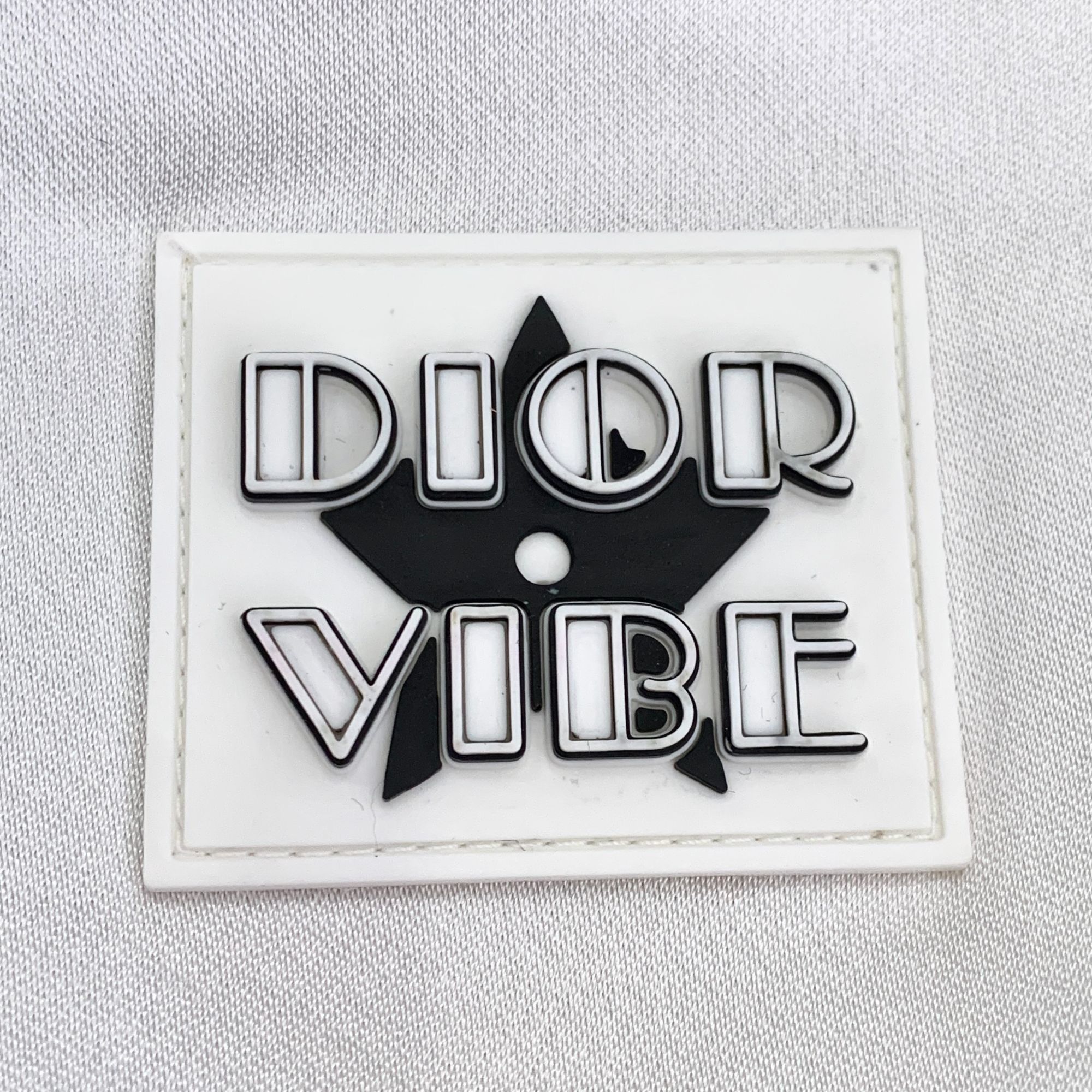 Dior Christian Dior White Collared Single-Breasted Short Sleeve S Size M / US 6-8 / IT 42-44 - 2 Thumbnail