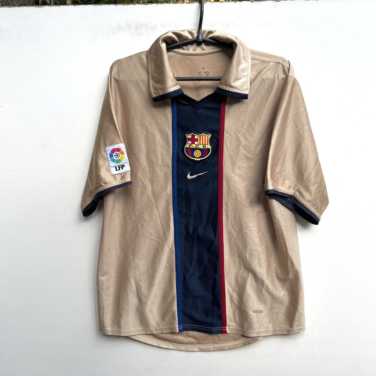 Other BARCELONA 2001 2002 FOOTBALL SHIRT SOCCER JERSEY NIKE Size US M / EU 48-50 / 2 - 1 Thumbnail