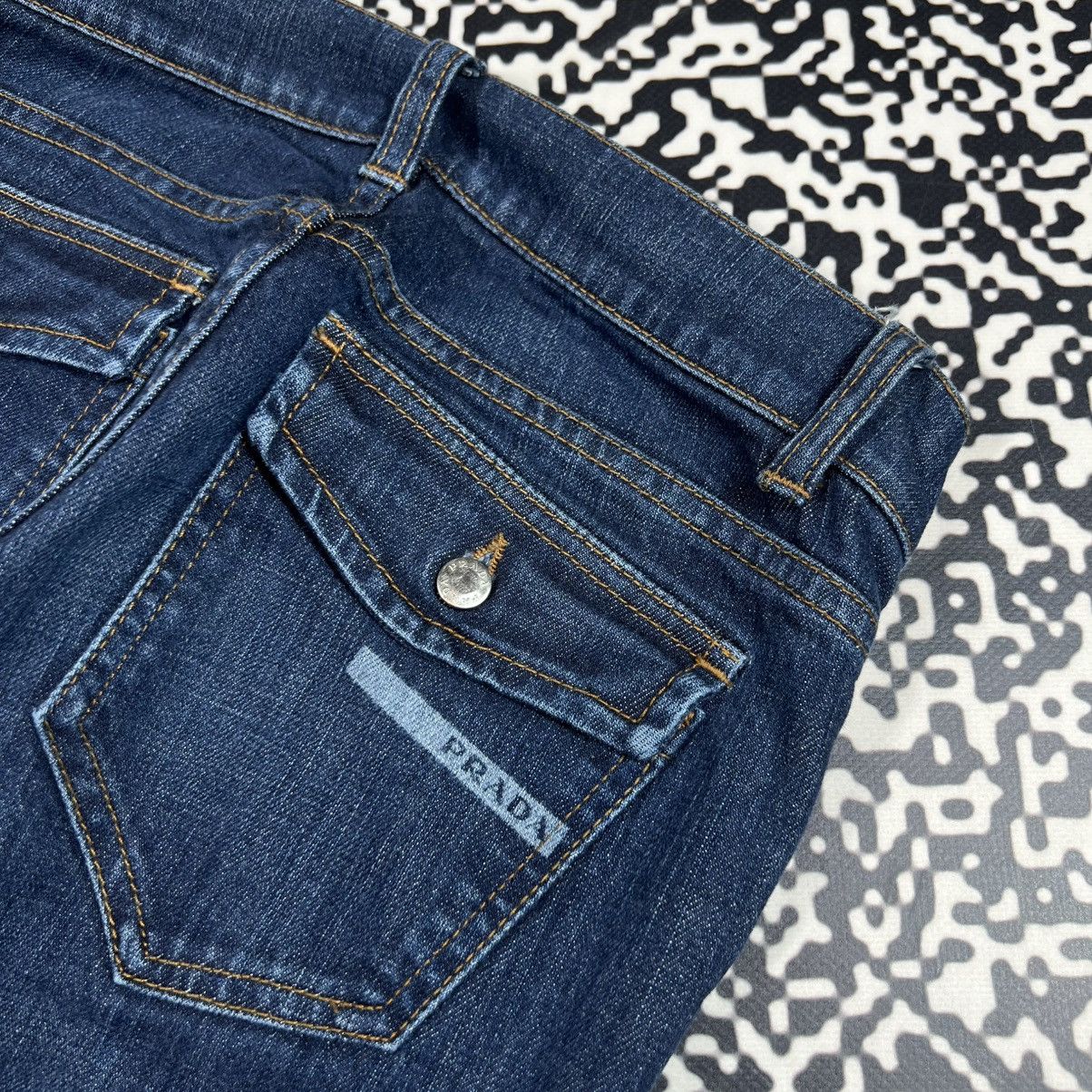 Prada Vintage Y2K Prada Logo Luxury Casual Jeans Size 26" / US 2 / IT 38 - 7 Thumbnail
