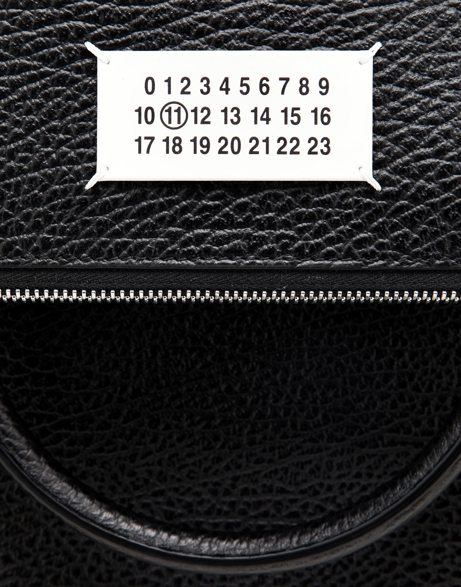 Maison Margiela oc11z0325 Size: OS / Large Bag in Black Size ONE SIZE - 4 Thumbnail