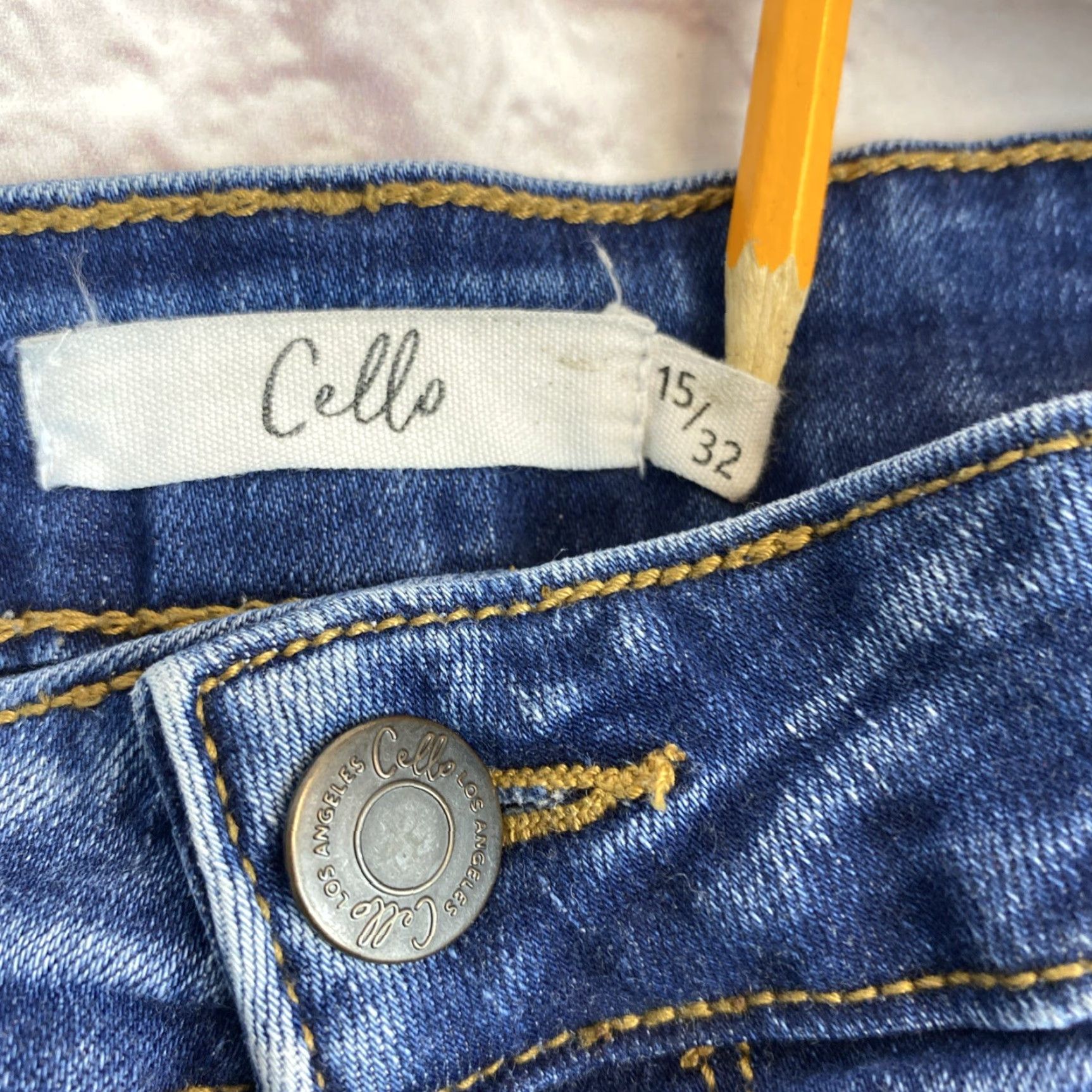Vintage Cello Jeans Women 15 Distressed High Rise Medium Wash Stretched Whiskered Size 36" / US 14 / IT 50 - 7 Thumbnail