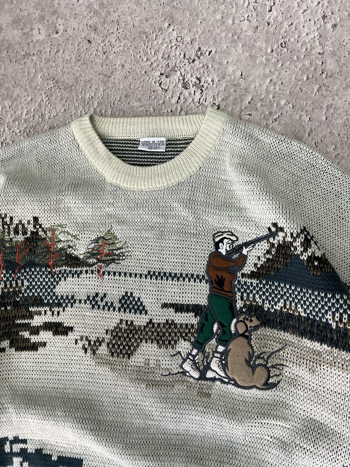 Homespun Knitwear RAPIDO SPIRIT Intarsia palace motive graphic wool sweater Size US S / EU 44-46 / 1 - 5 Thumbnail