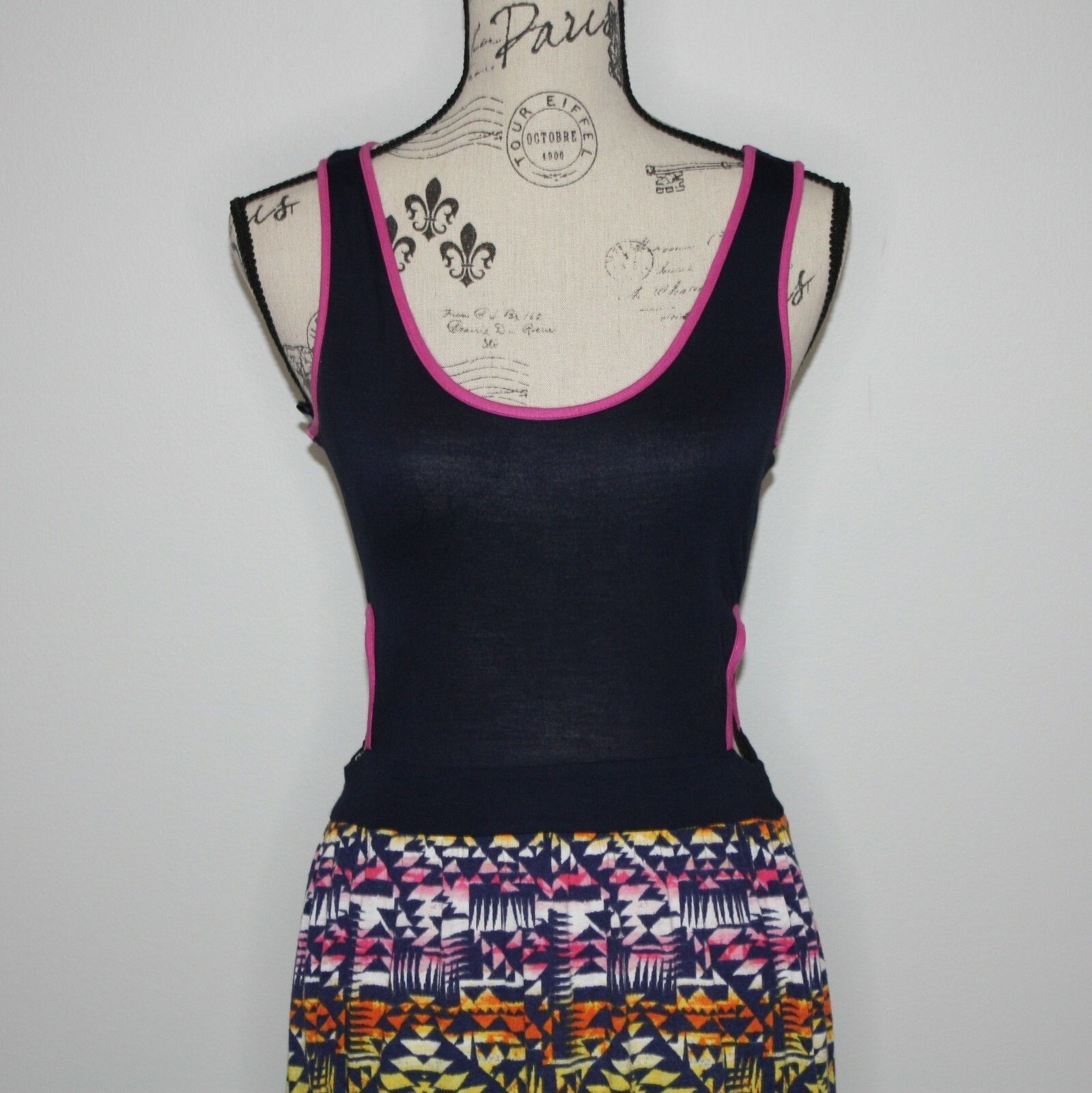 Other Pink Rose Side Cut-Out Printed Bottom Maxi Dress in size M Size M / US 6-8 / IT 42-44 - 8 Thumbnail