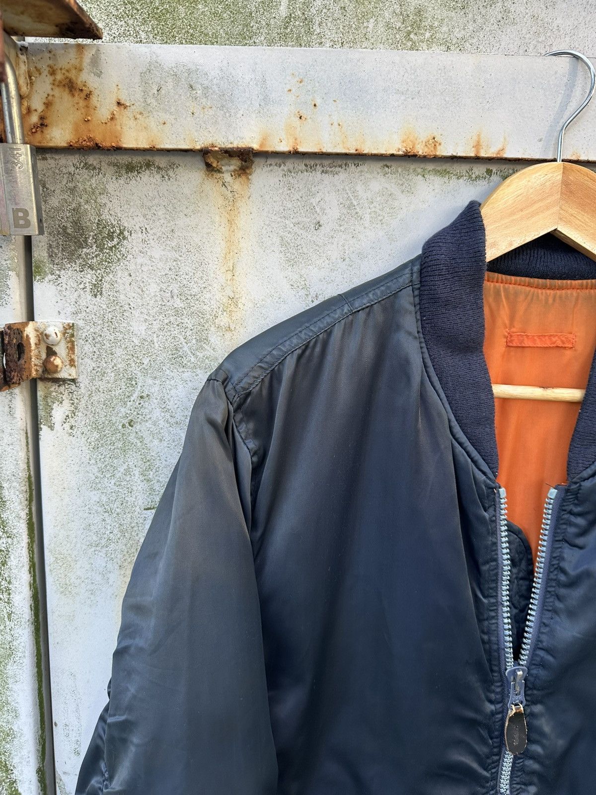 Vintage 🪖Vintage THRASHED MA-1 Man Intermediate Bomber Jacket Size US M / EU 48-50 / 2 - 9 Thumbnail